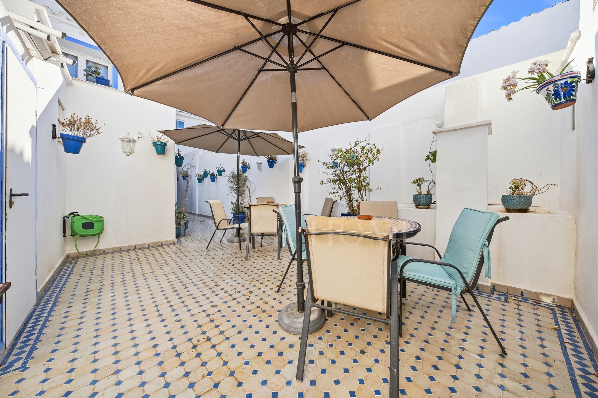 Charming Andalusian-Style Residential Building in Estepona's Old Town, 3 apartments with tourist license!