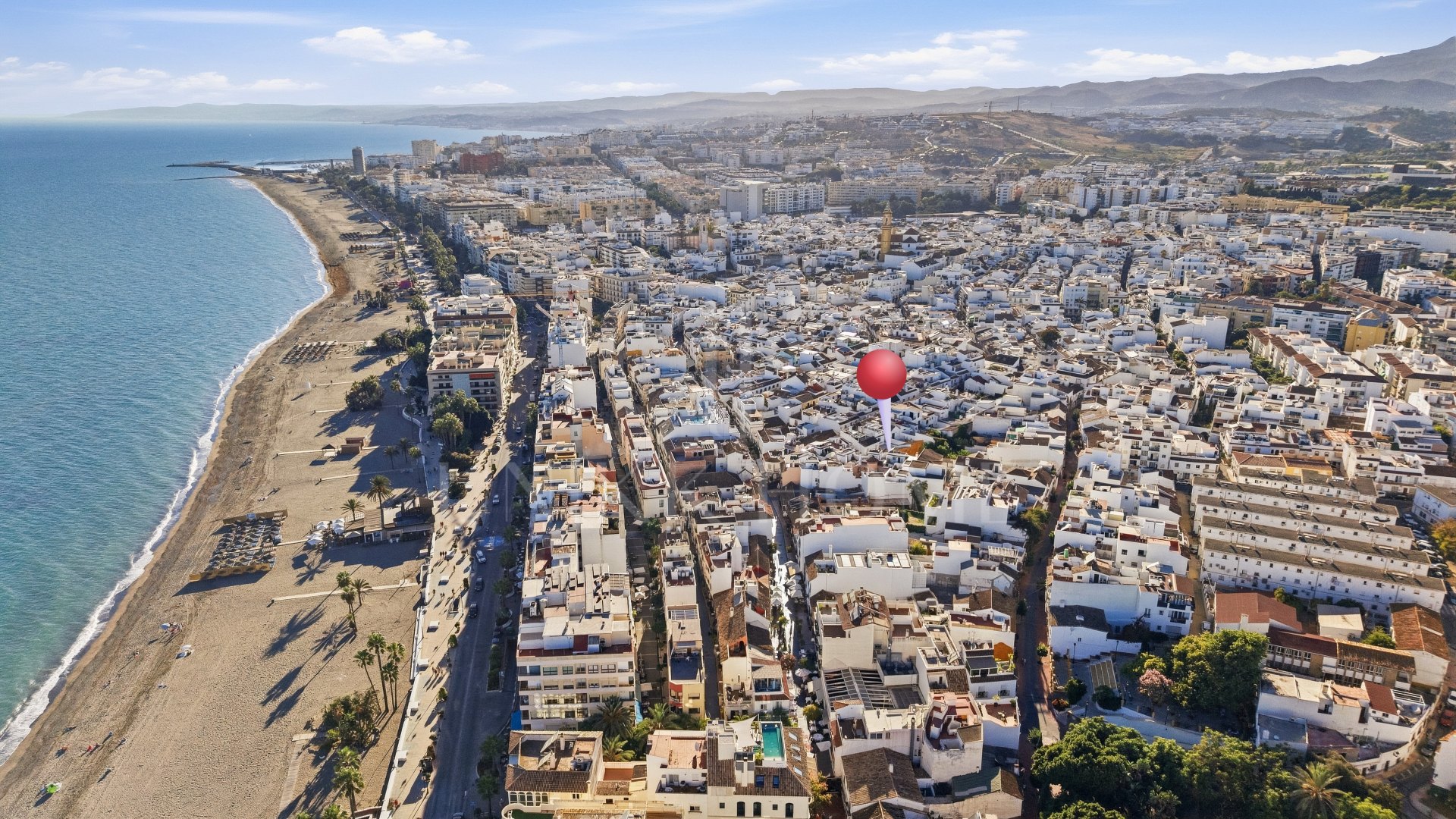 Charming Andalusian-Style Residential Building in Estepona's Old Town, 3 apartments with tourist license!