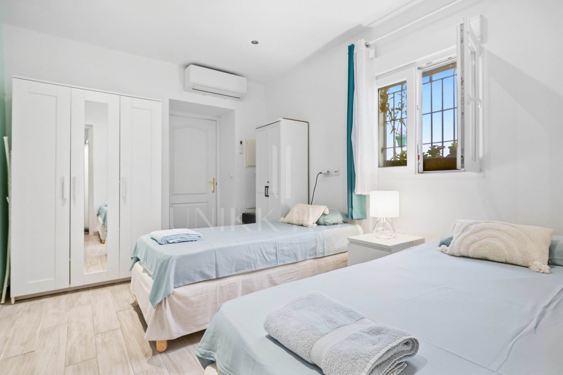 Charming Andalusian-Style Residential Building in Estepona's Old Town, 3 apartments with tourist license!