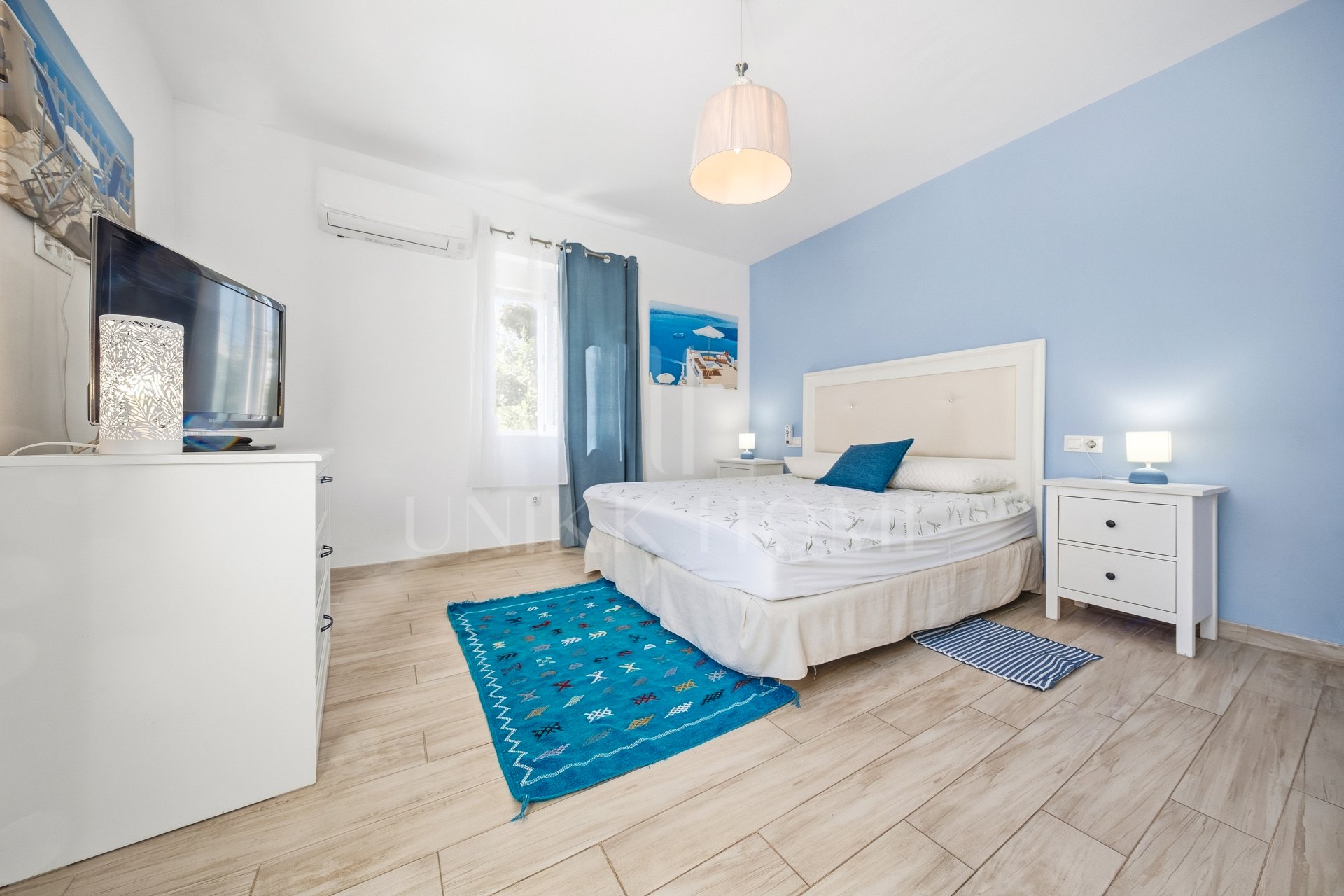 Charming Andalusian-Style Residential Building in Estepona's Old Town, 3 apartments with tourist license!
