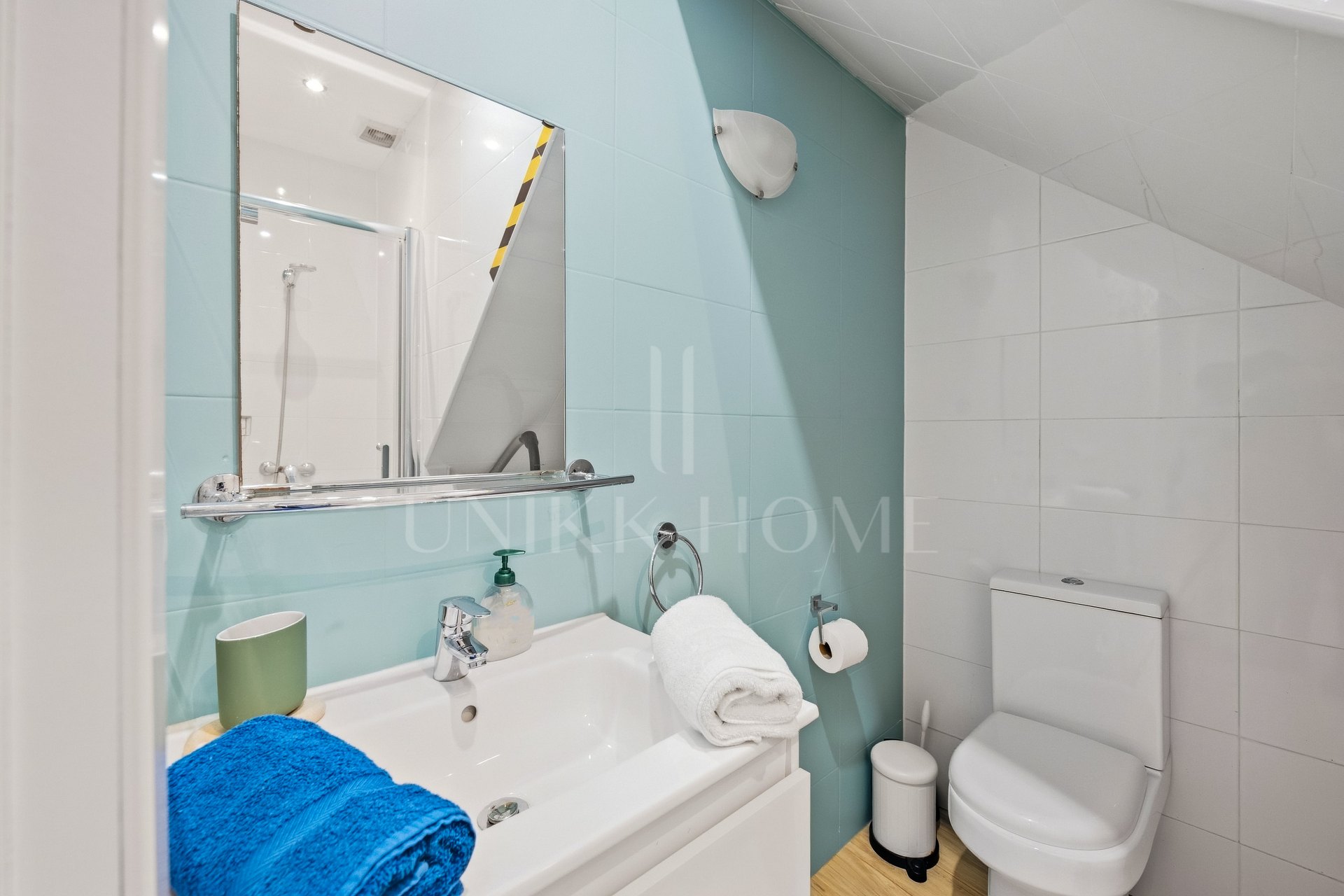 Charming Andalusian-Style Residential Building in Estepona's Old Town, 3 apartments with tourist license!