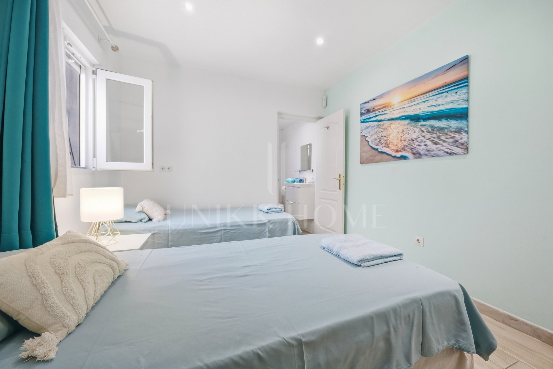 Charming Andalusian-Style Residential Building in Estepona's Old Town, 3 apartments with tourist license!