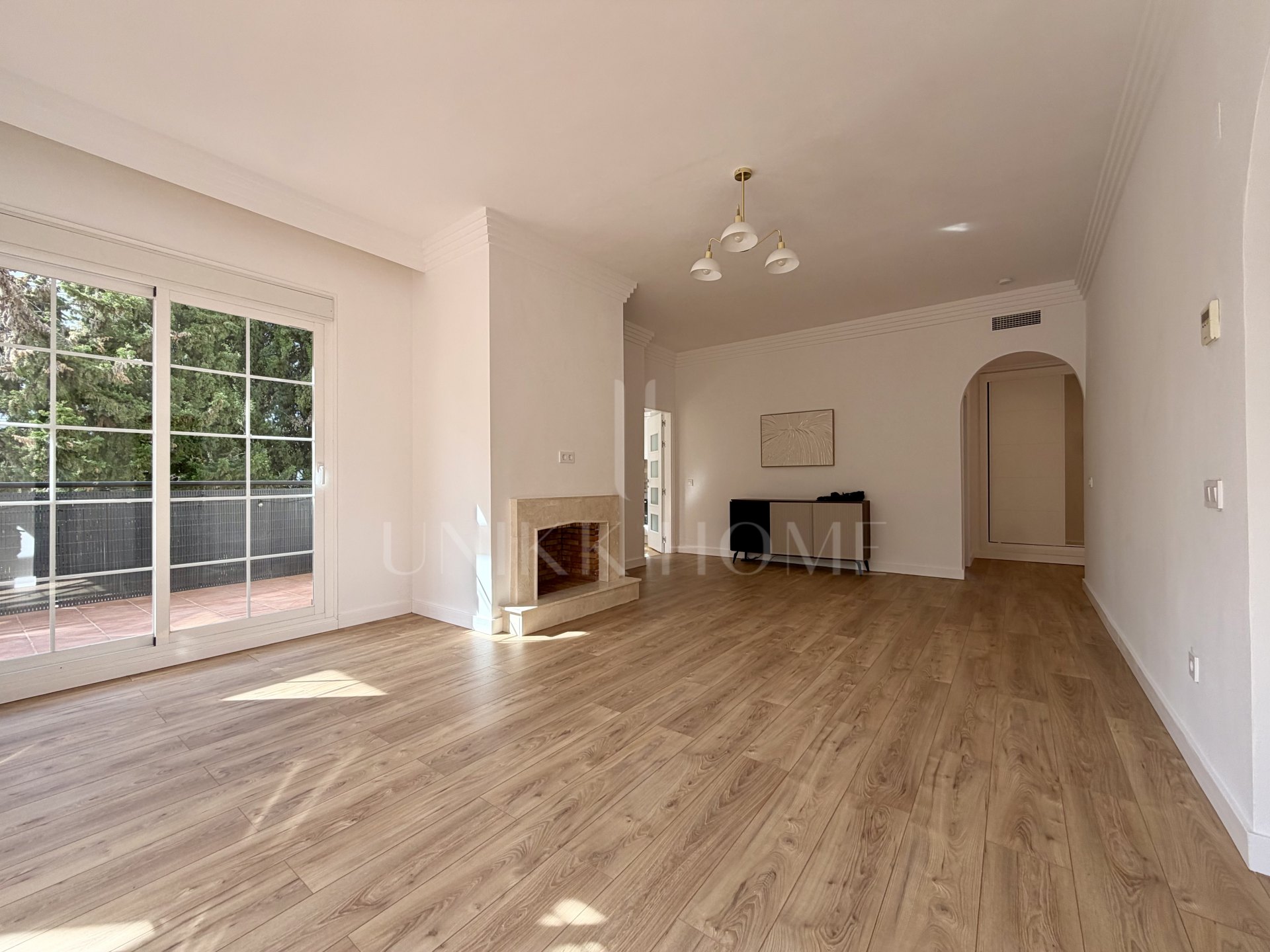 Spacious and bright garden view apartment with large terrace and sun all day
