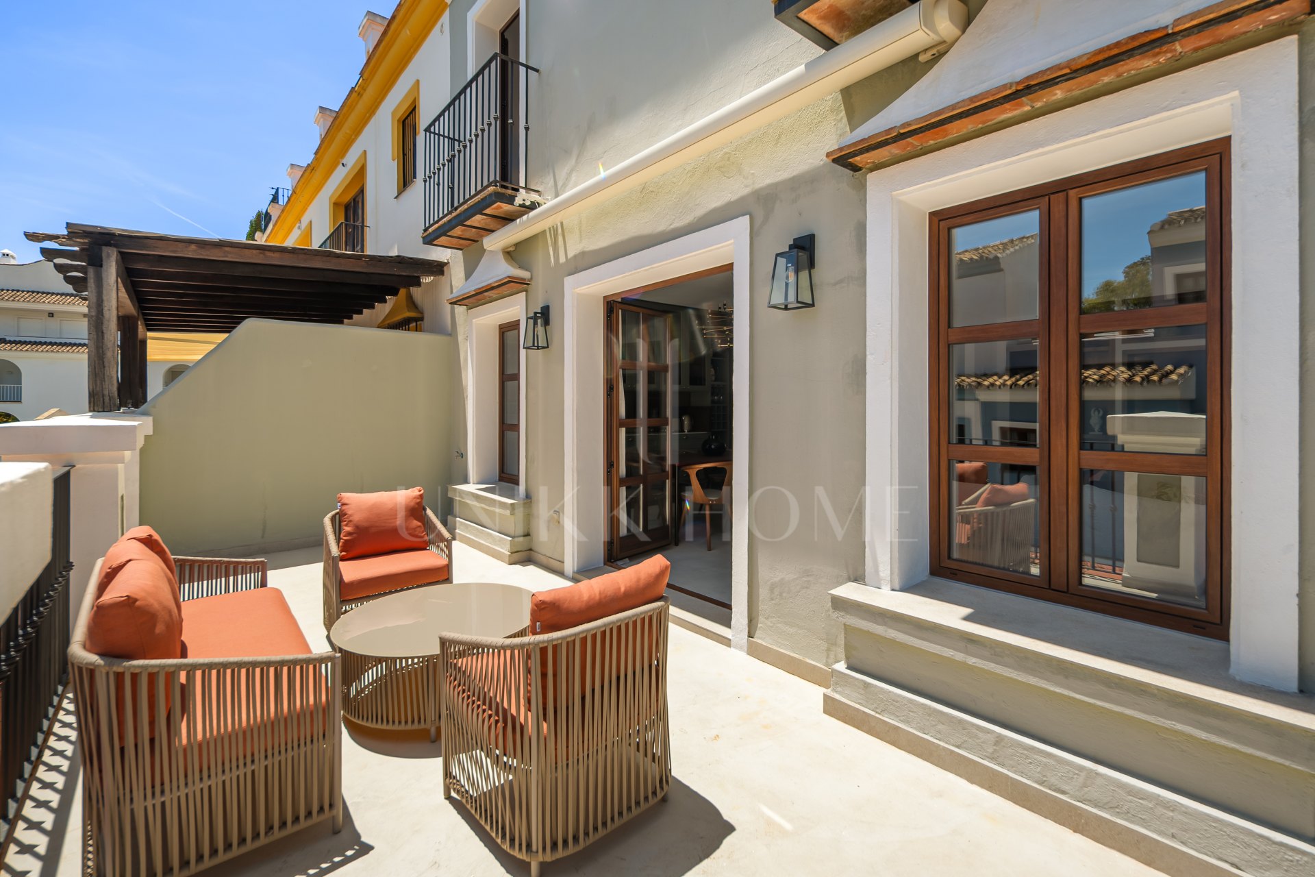 Elegant Beachside Townhouse on Marbella’s Golden Mile