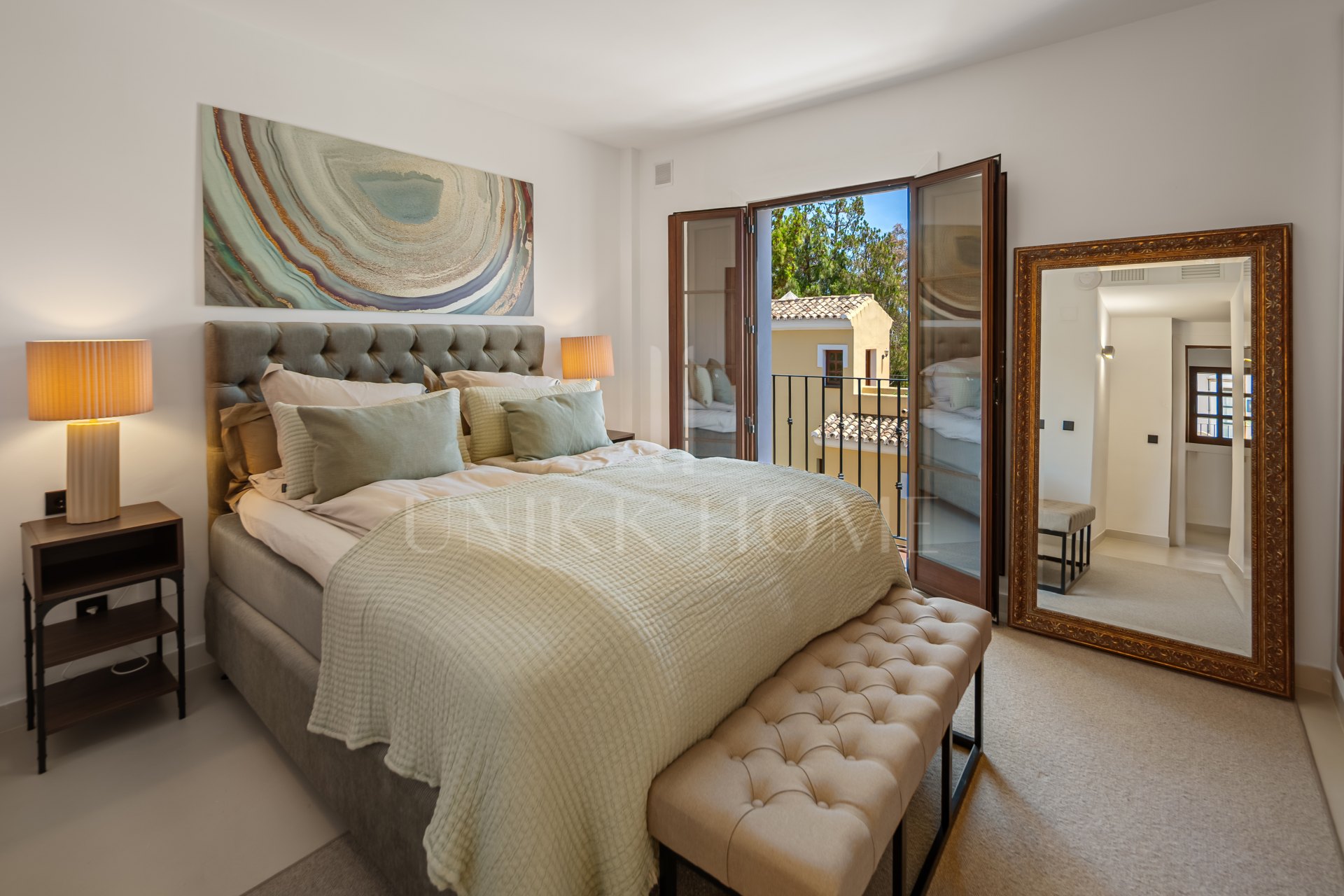 Elegant Beachside Townhouse on Marbella’s Golden Mile