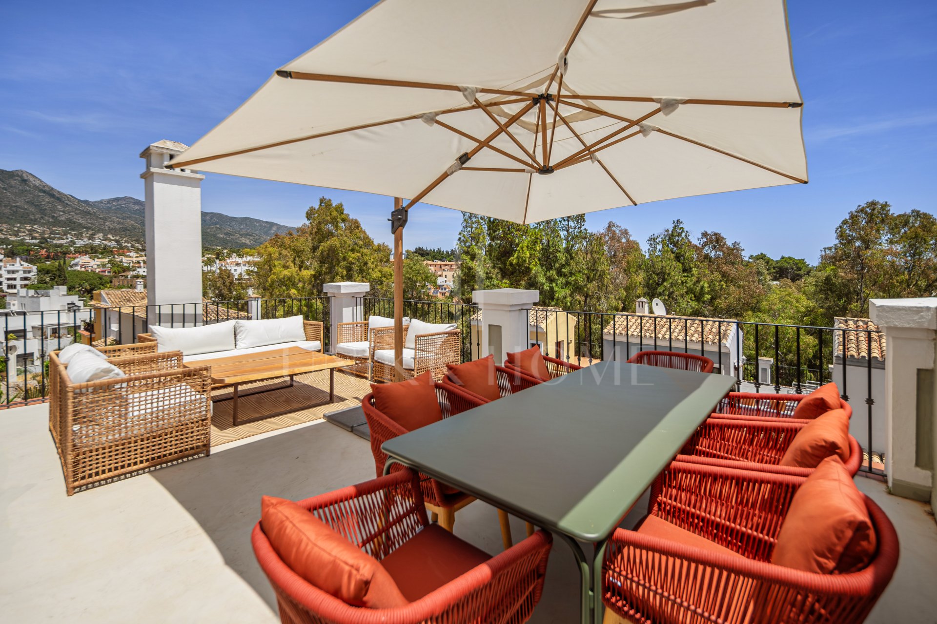 Elegant Beachside Townhouse on Marbella’s Golden Mile