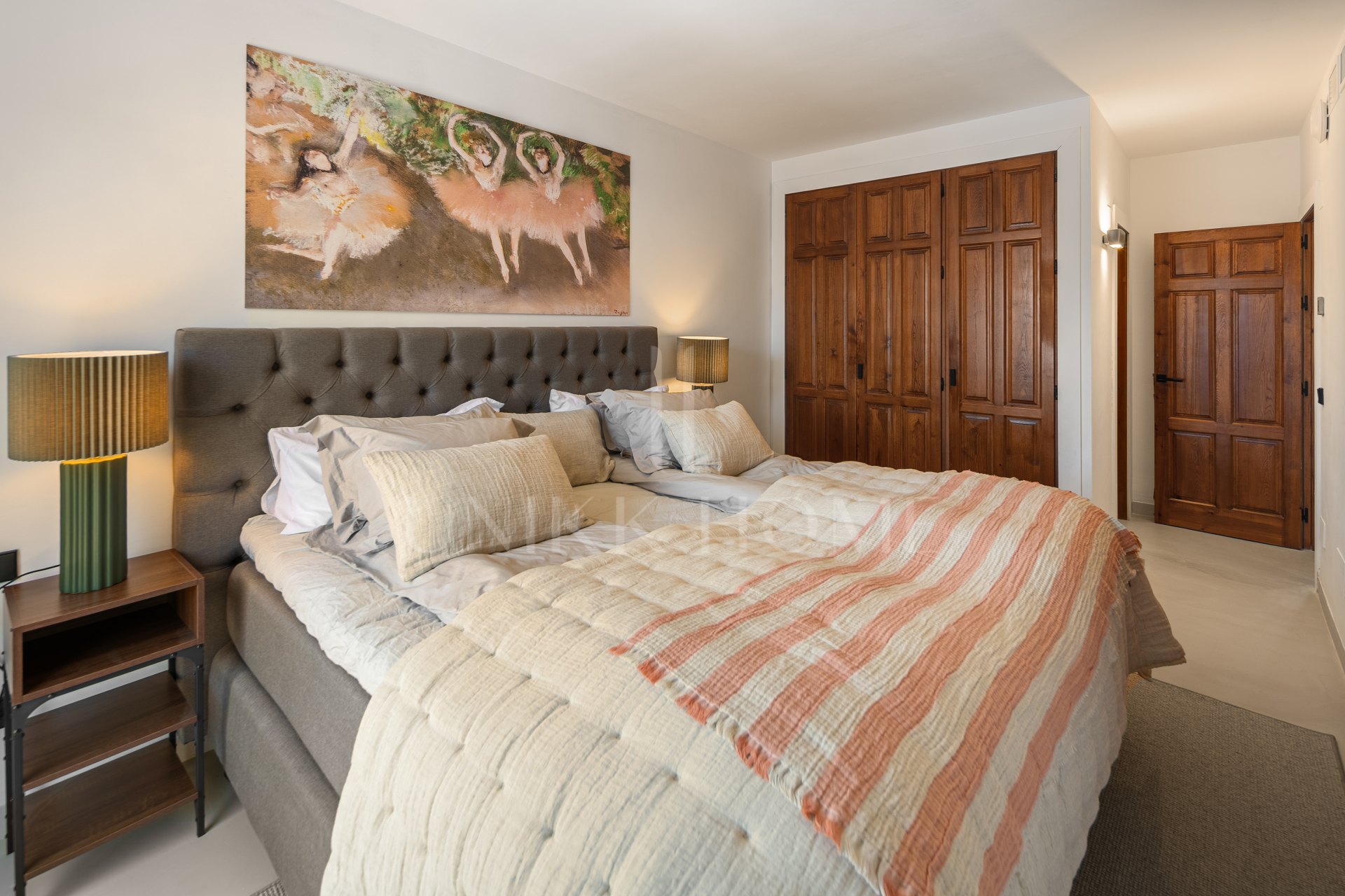Elegant Beachside Townhouse on Marbella’s Golden Mile