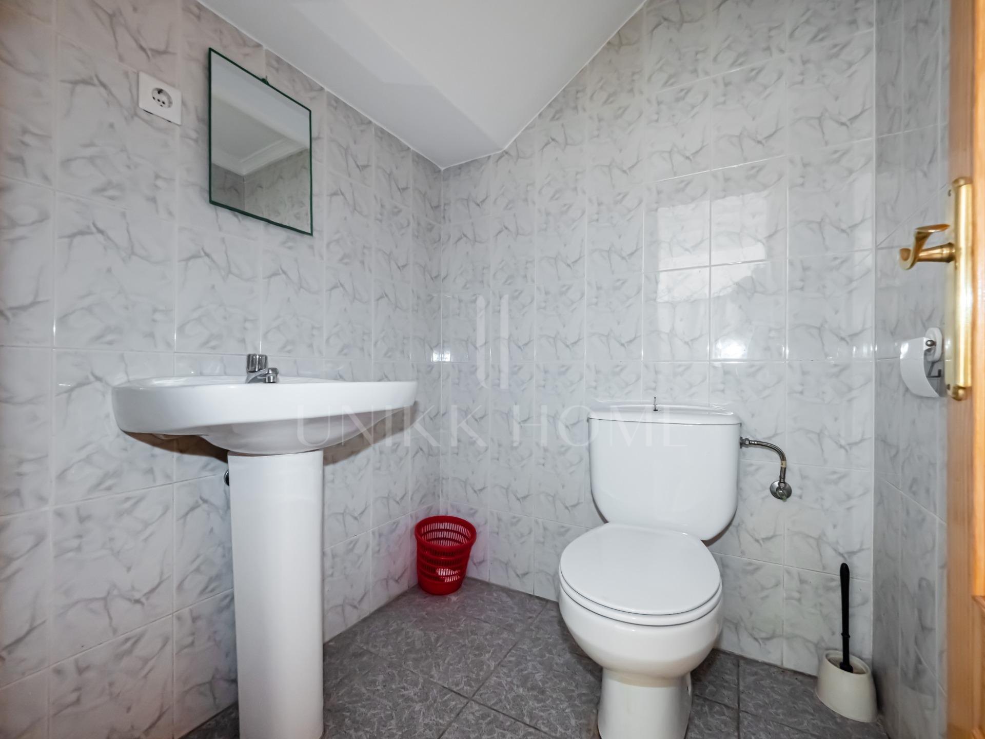 SEMI-BASEMENT IN ALOZAINA