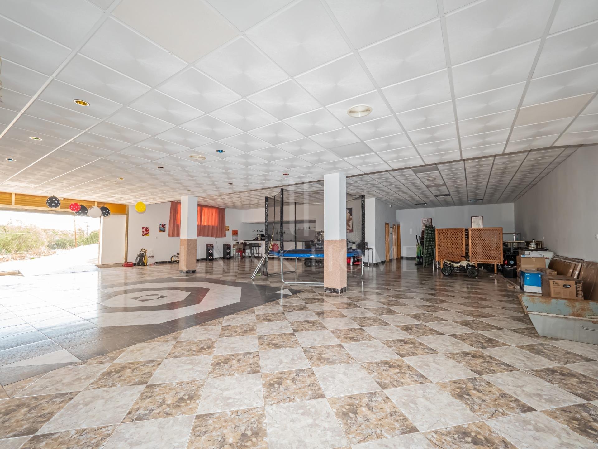 SEMI-BASEMENT IN ALOZAINA