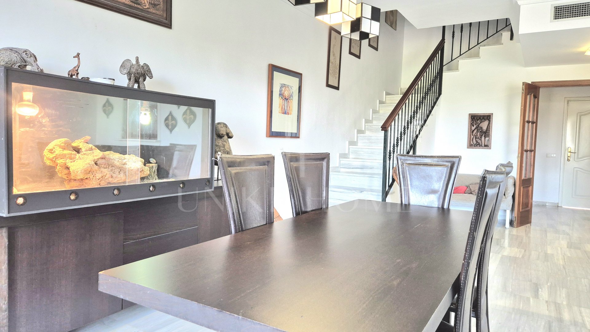 Townhouse with Panoramic Views and Solarium in Alhaurín Golf