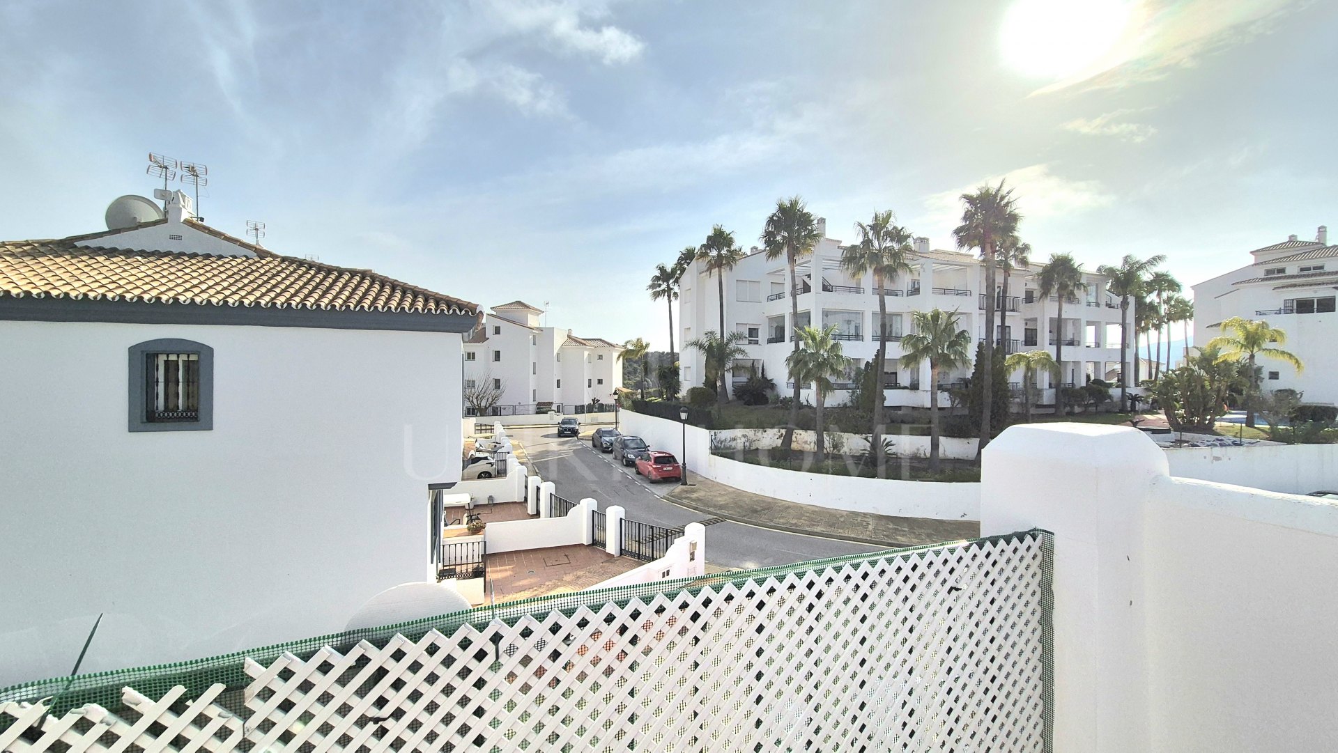 Townhouse with Panoramic Views and Solarium in Alhaurín Golf