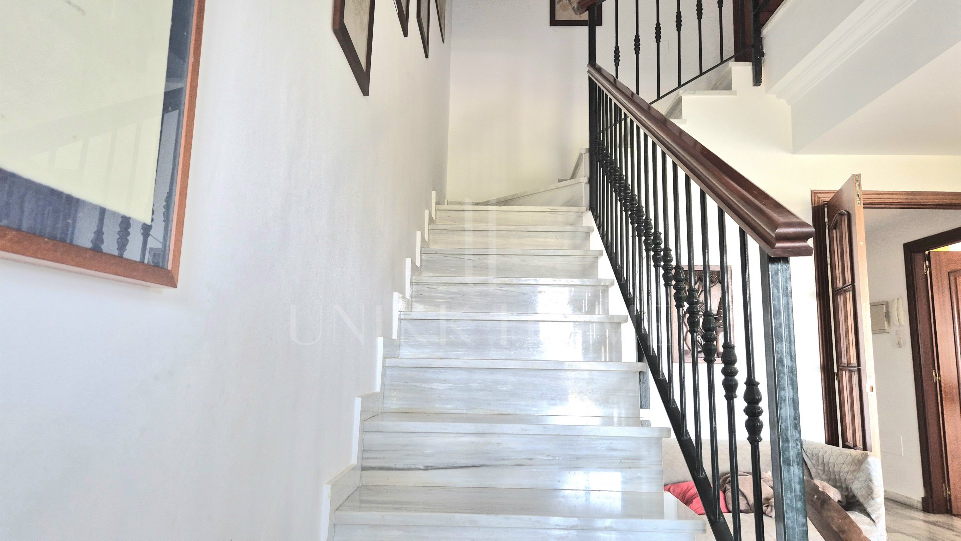 Townhouse with Panoramic Views and Solarium in Alhaurín Golf