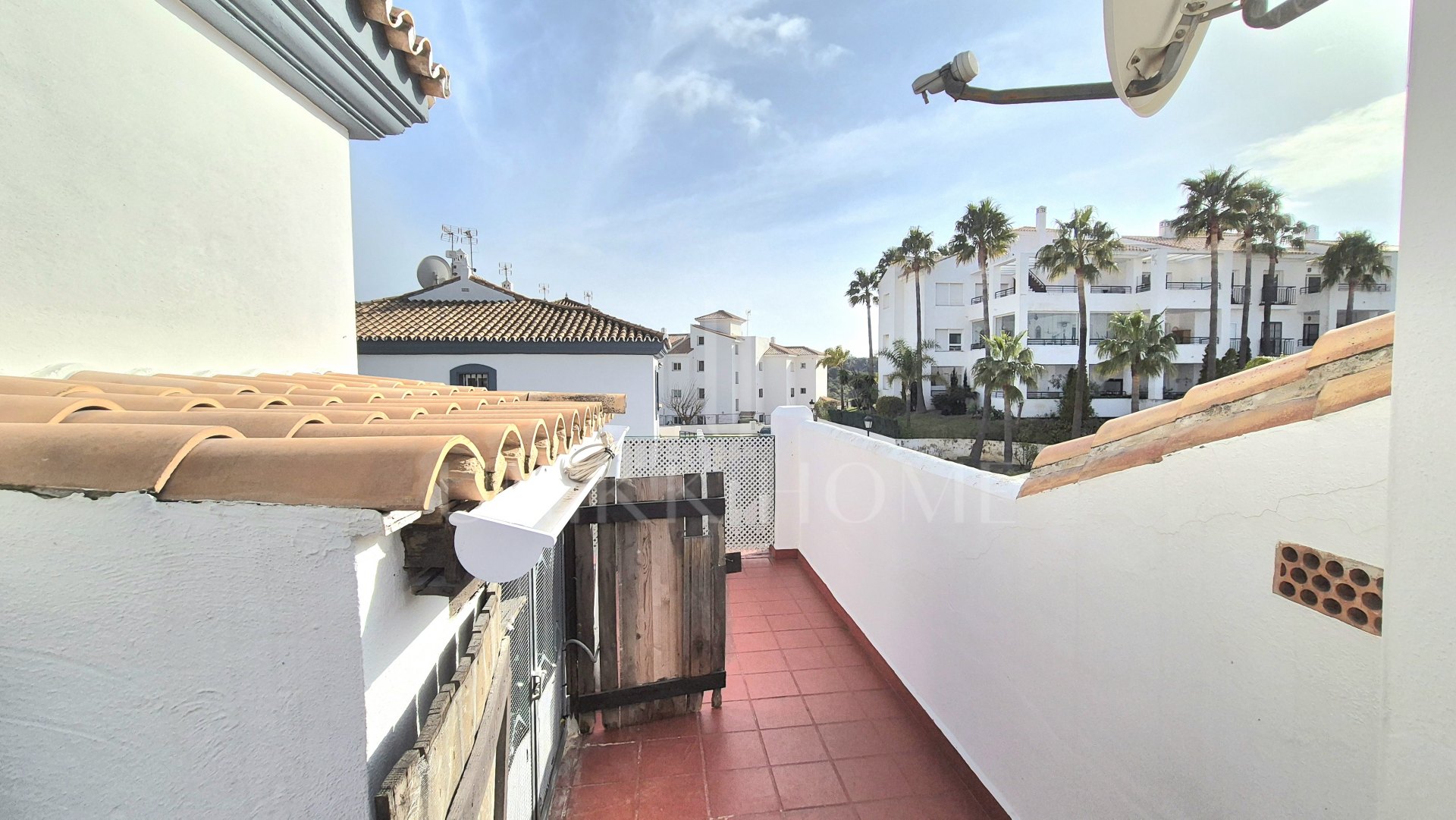 Townhouse with Panoramic Views and Solarium in Alhaurín Golf