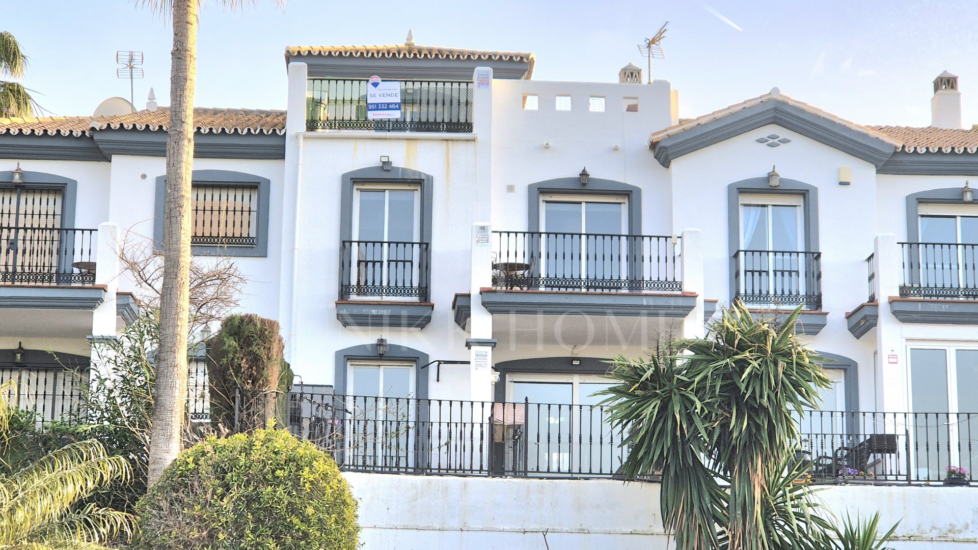 Townhouse with Panoramic Views and Solarium in Alhaurín Golf