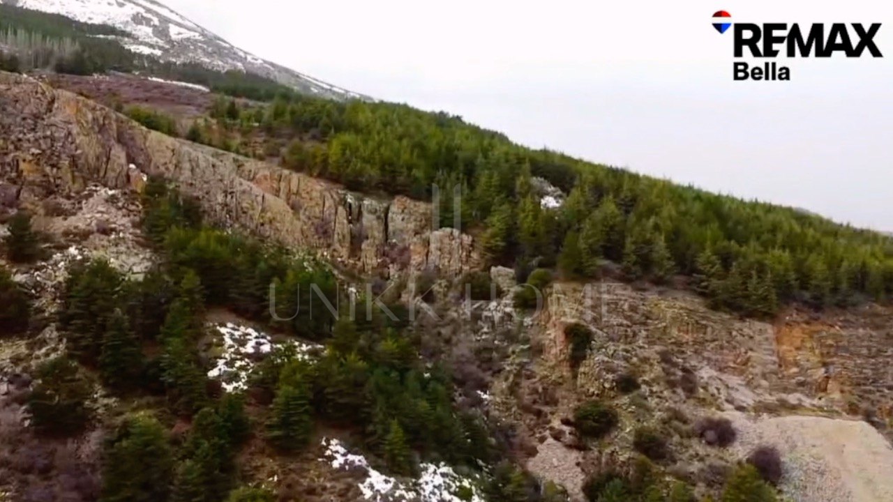 Tourism asset in Sierra Nevada – 3.1 ha with building permit granted