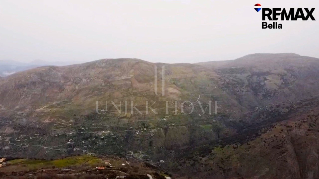 Tourism asset in Sierra Nevada – 3.1 ha with building permit granted