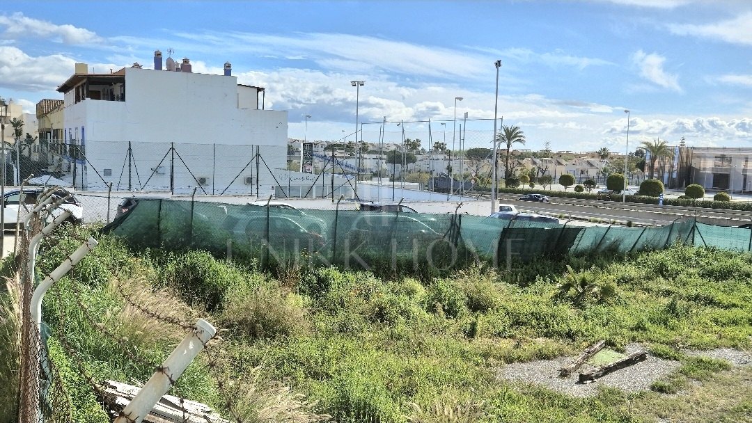 Parcela urbana y comercial en ubicación estratégica – Nueva Milla de Oro, Cancelada (Estepona)