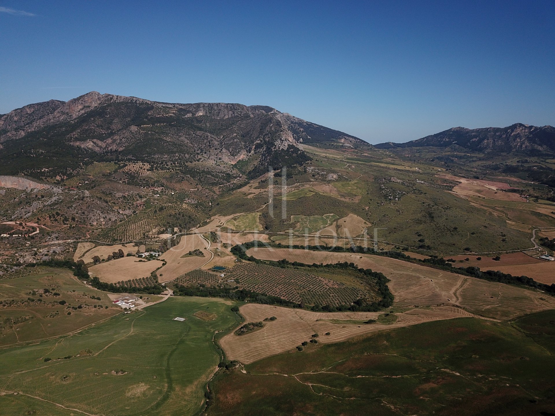 Impressive country estate close to Málaga, possibility to build