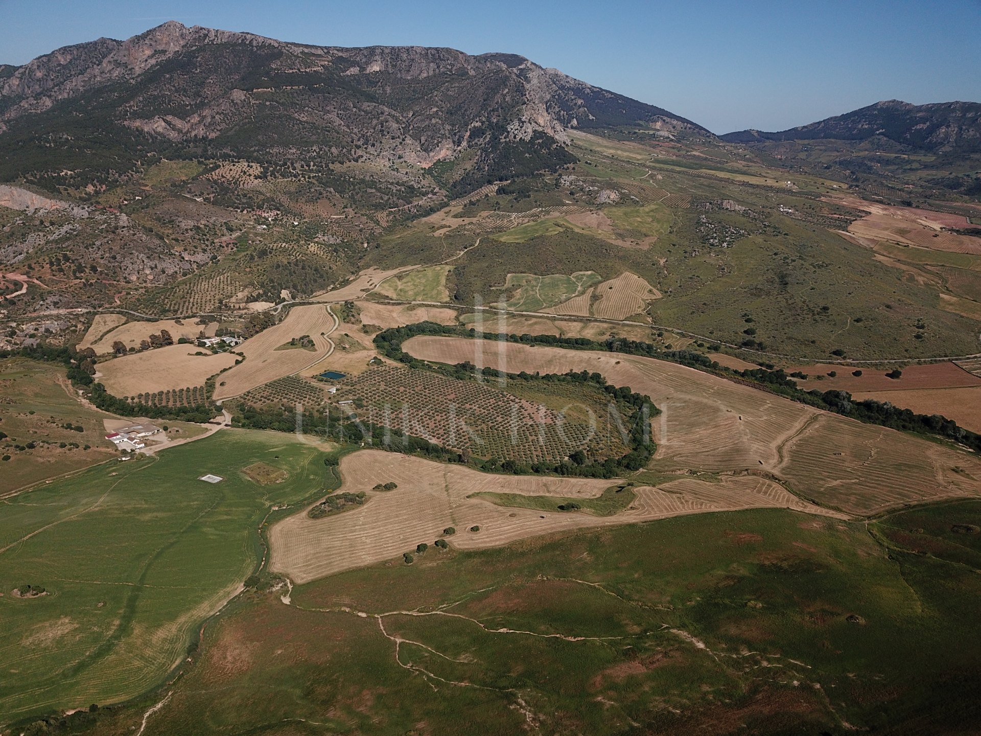 Impressive country estate close to Málaga, possibility to build