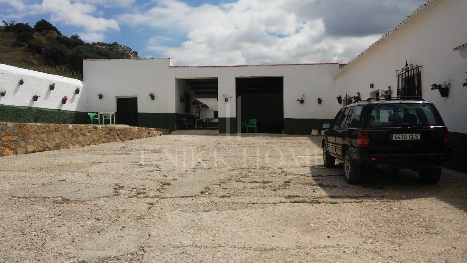 Impressive country estate close to Málaga, possibility to build