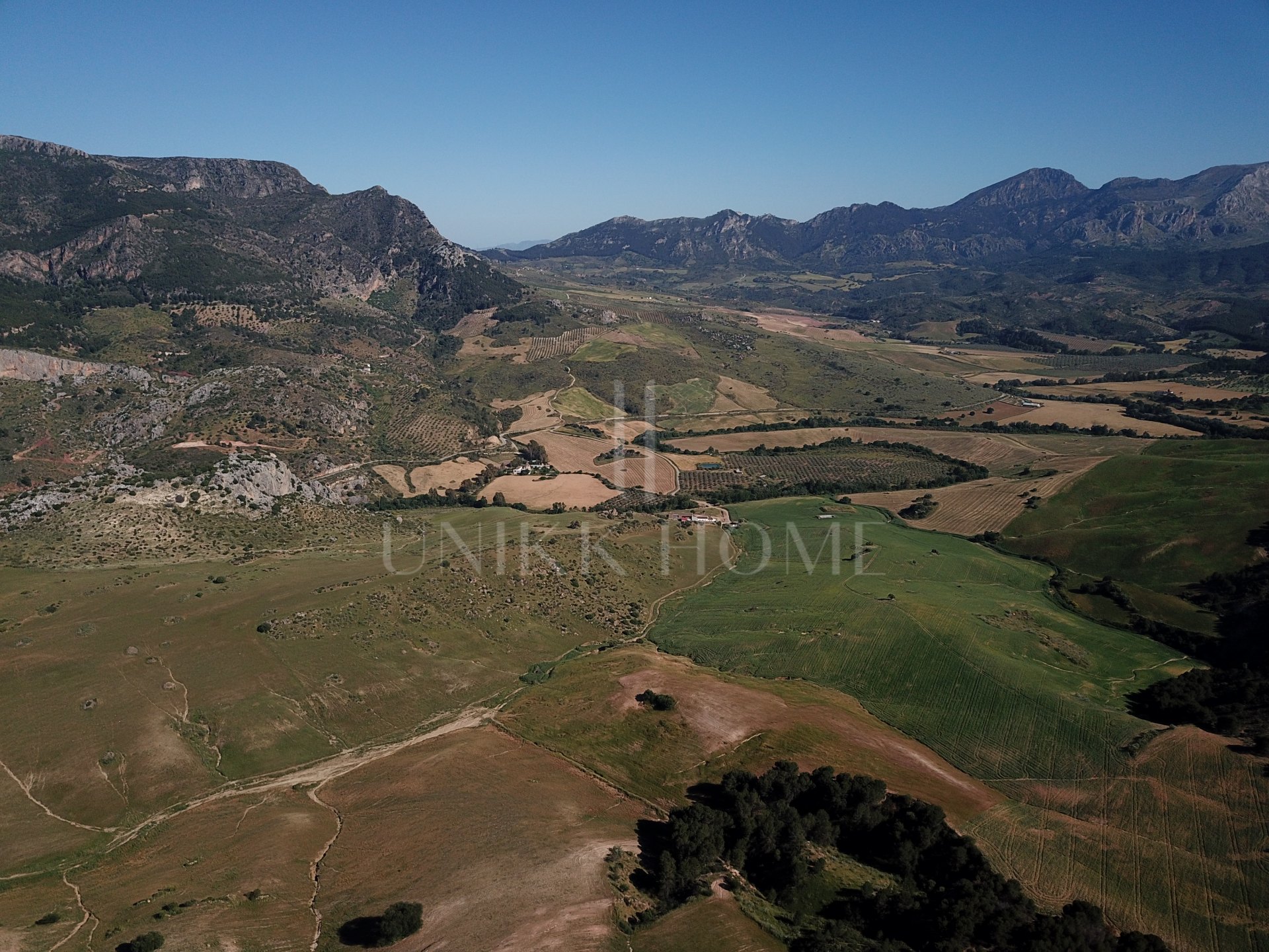Impressive country estate close to Málaga, possibility to build