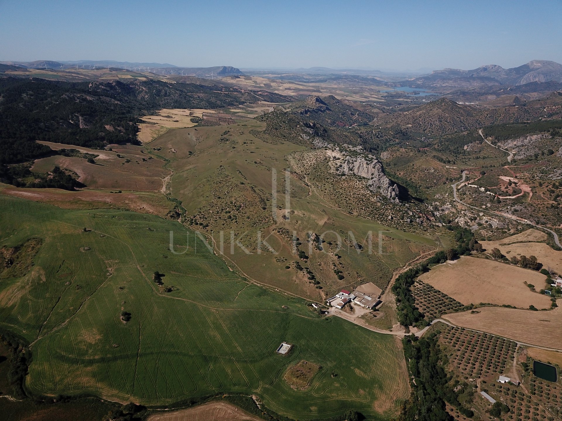 Impressive country estate close to Málaga, possibility to build