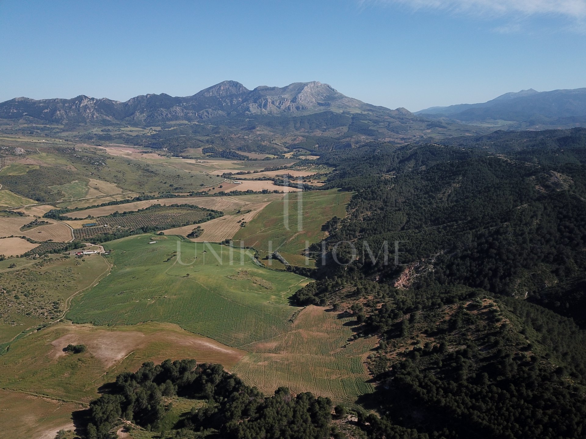 Impressive country estate close to Málaga, possibility to build