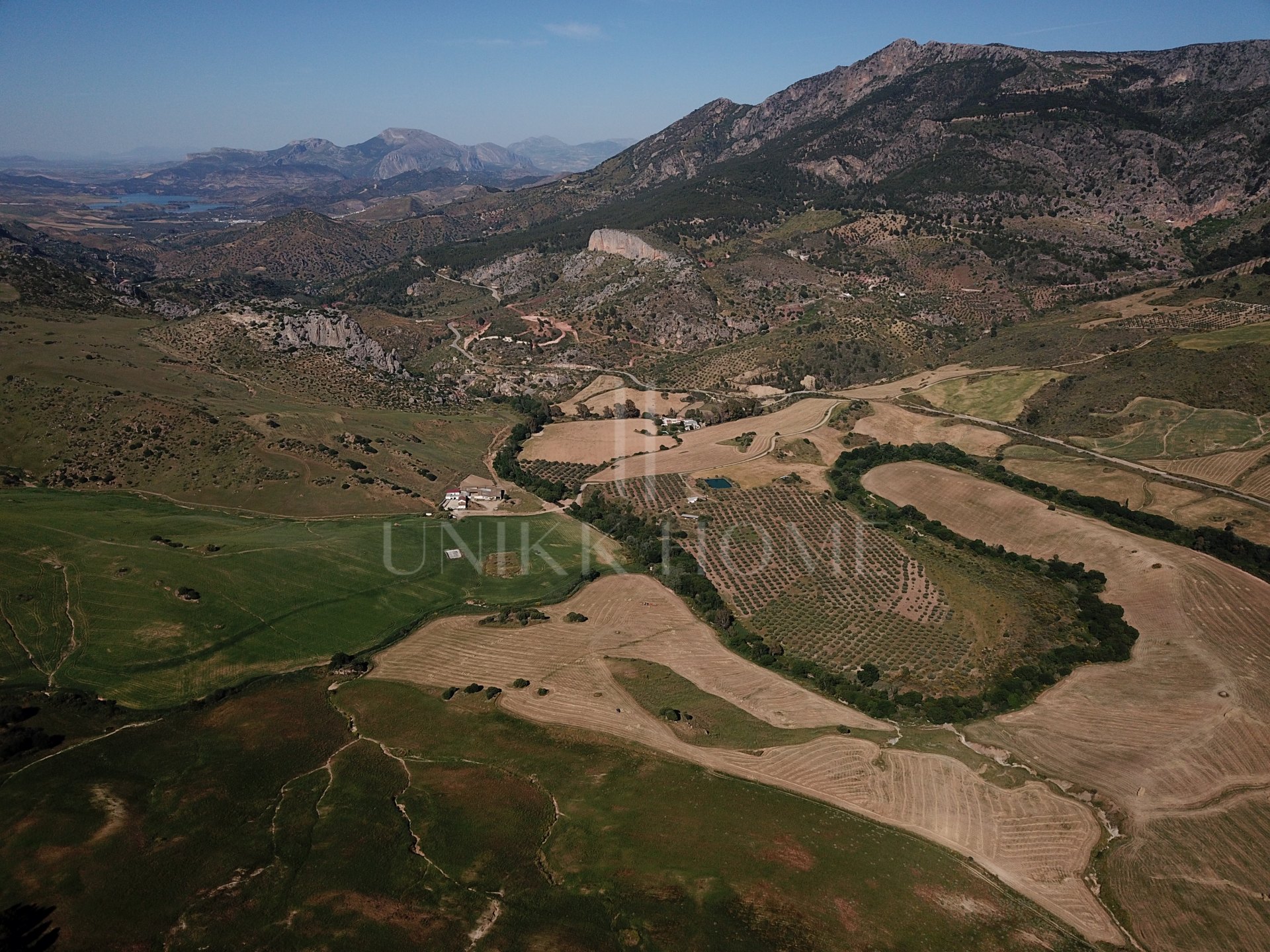 Impressive country estate close to Málaga, possibility to build