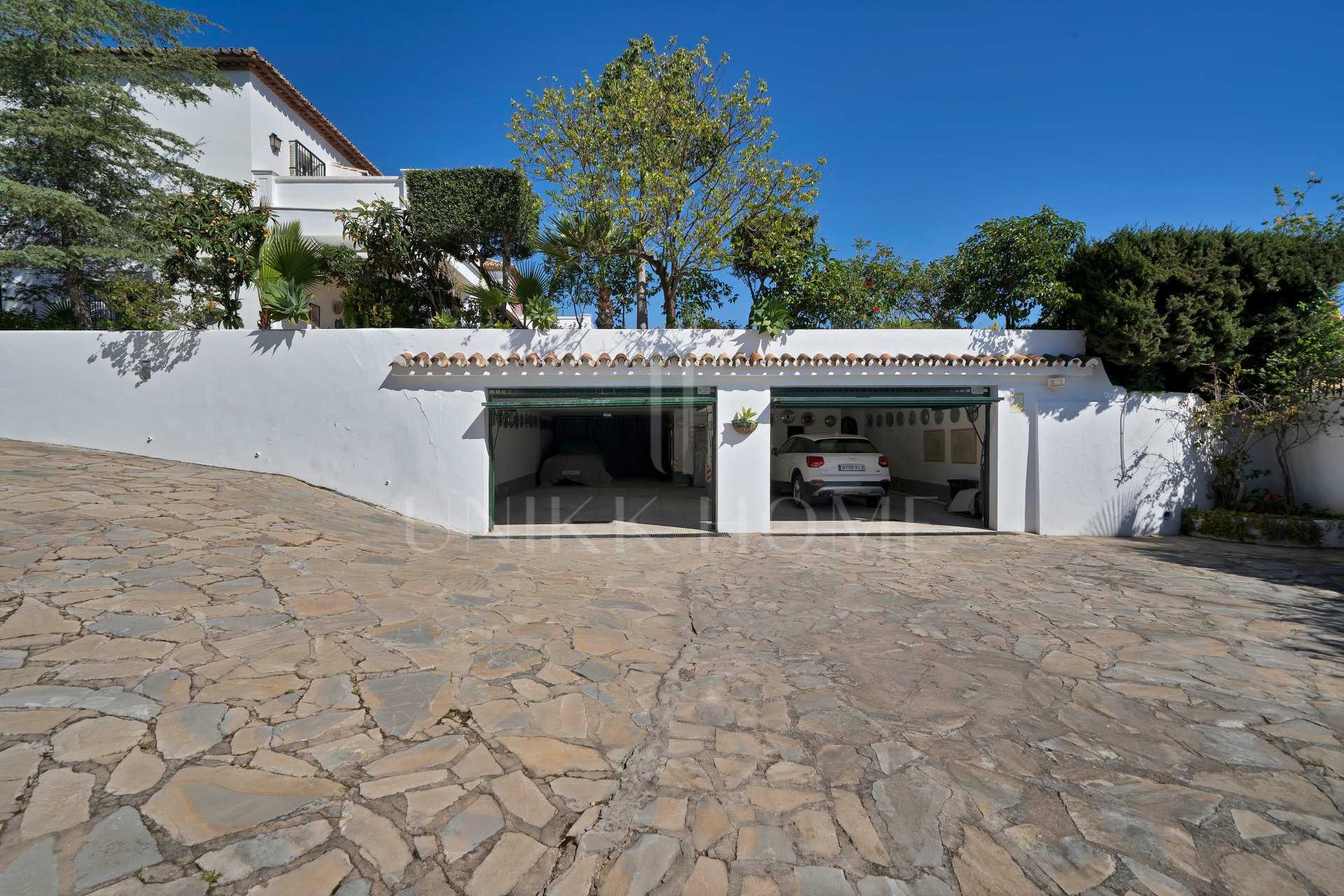 New to the market, Exclusivity: Detached Villa for Sale in Nueva Andalucía, Marbella – Prime Location with Sea Views