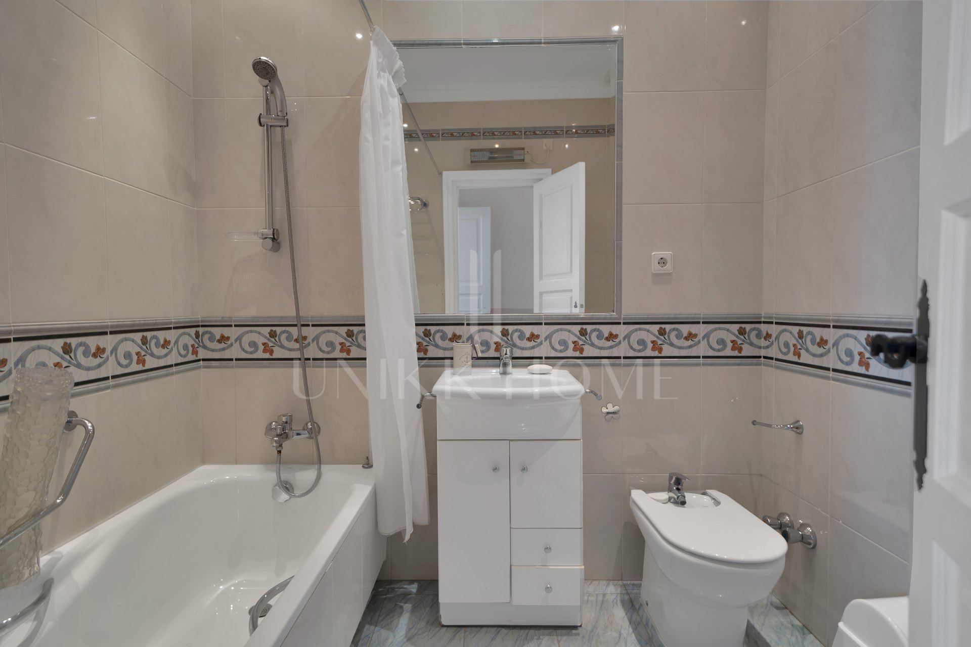 New to the market, Exclusivity: Detached Villa for Sale in Nueva Andalucía, Marbella – Prime Location with Sea Views