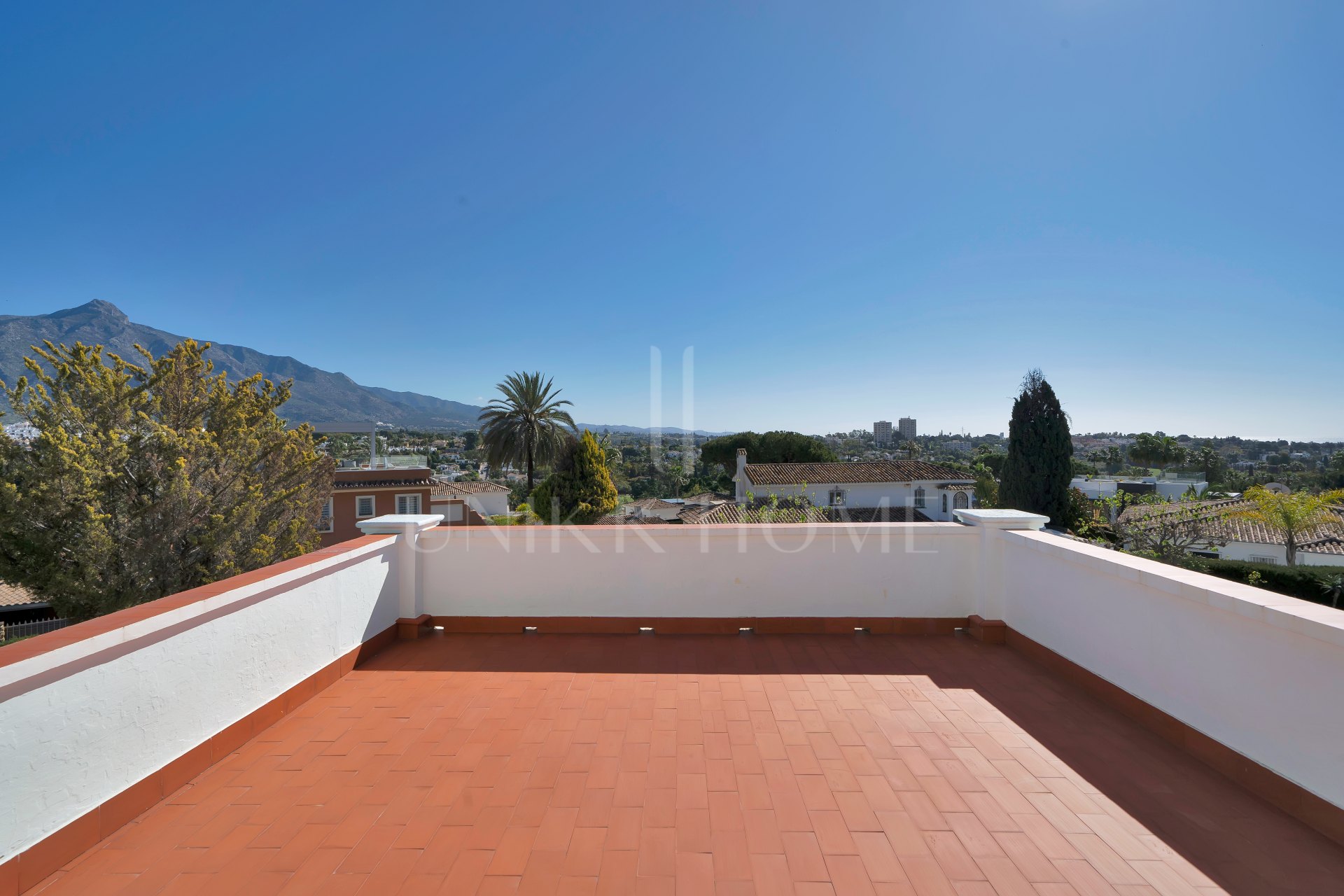 New to the market, Exclusivity: Detached Villa for Sale in Nueva Andalucía, Marbella – Prime Location with Sea Views
