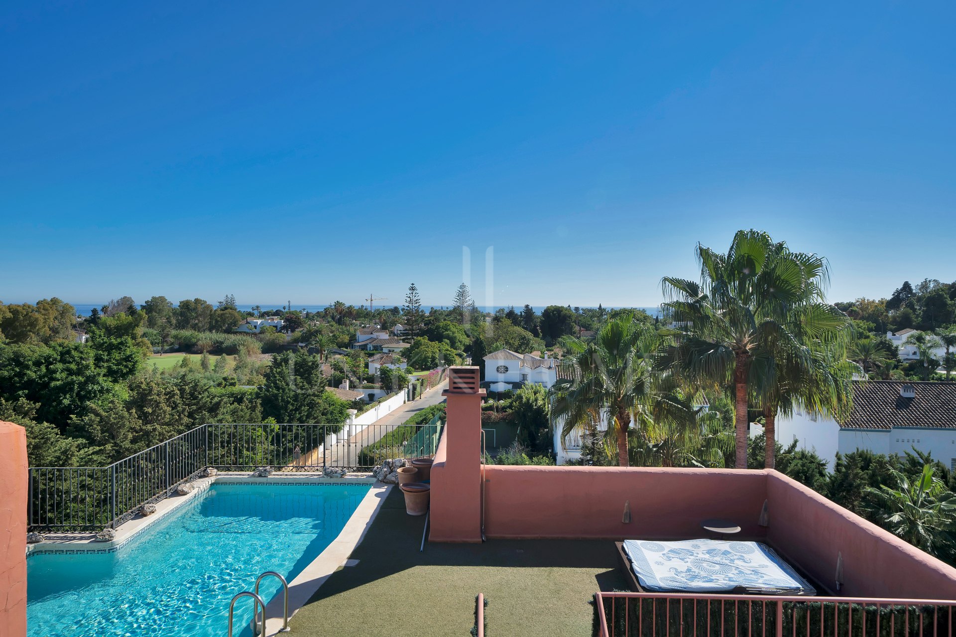 Ático-Tríplex Único en Alhambra del Golf IV – Guadalmina Baja