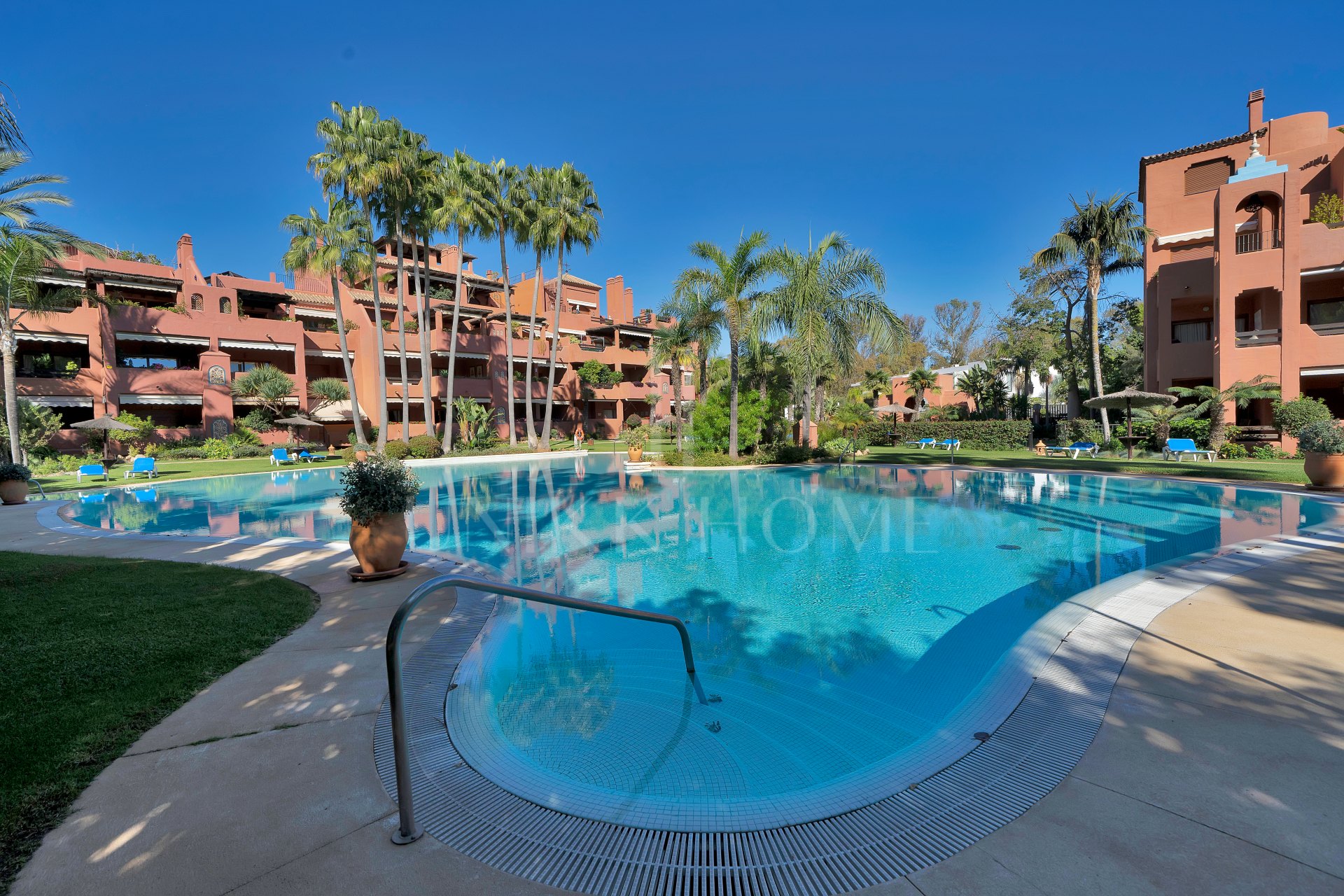 Ático-Tríplex Único en Alhambra del Golf IV – Guadalmina Baja