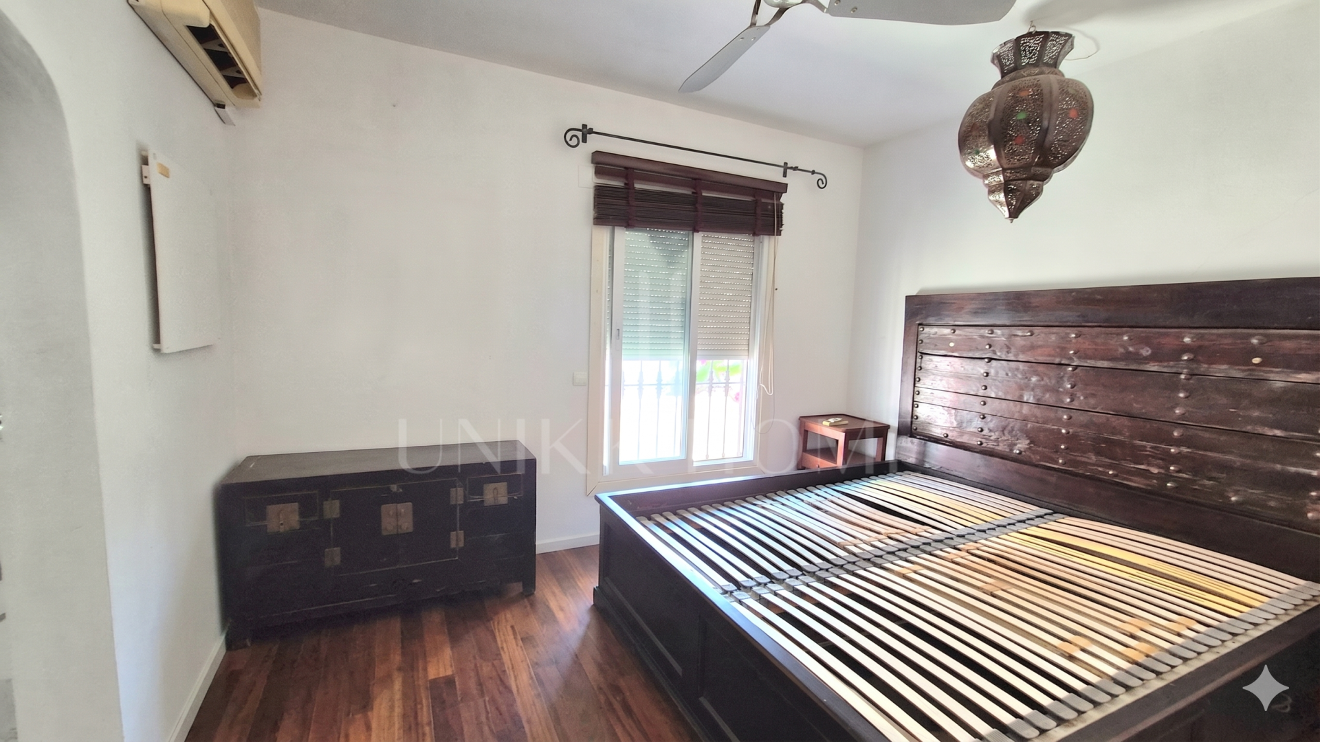 Charming Townhouse with Panoramic Sea Views in La Heredia, Benahavís