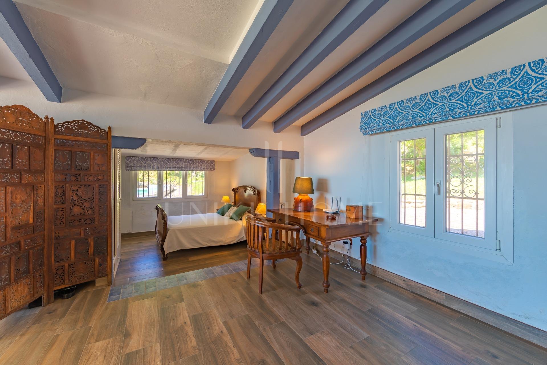 Farmhouse in the Strait Natural Park