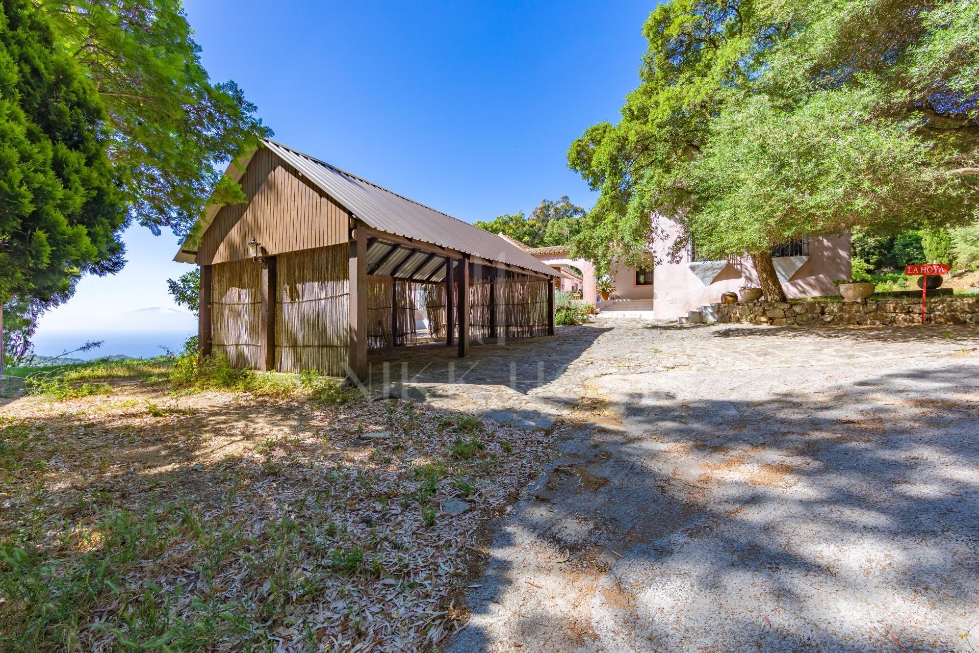 Farmhouse in the Strait Natural Park