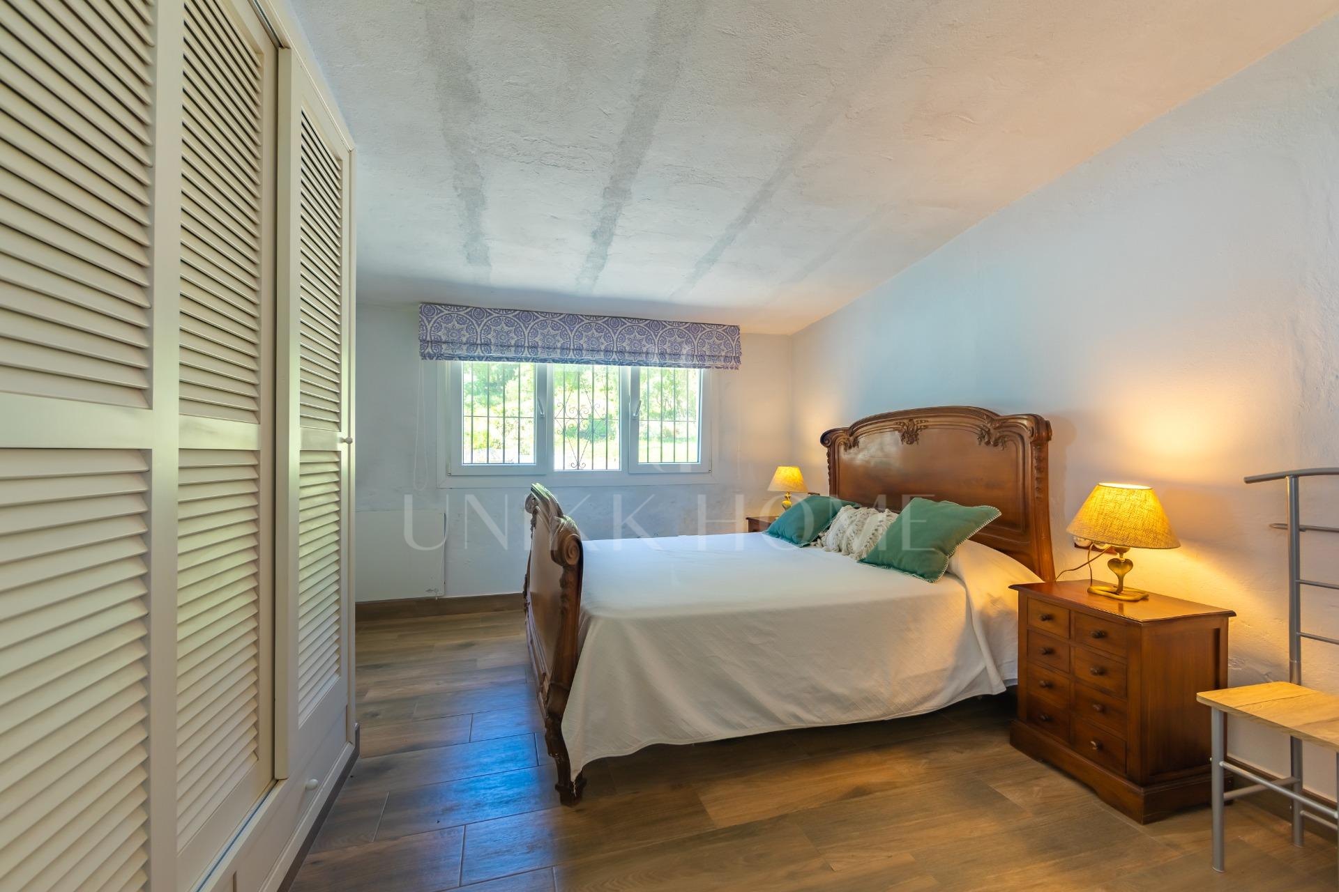 Farmhouse in the Strait Natural Park