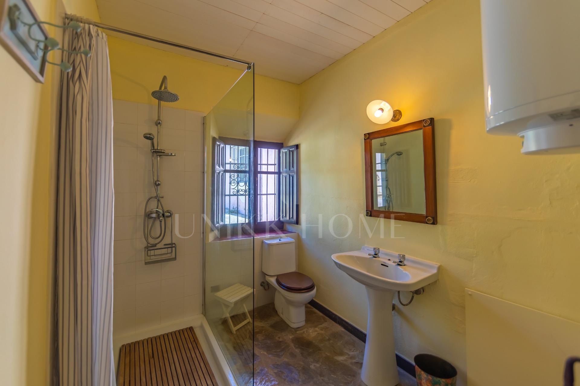 Farmhouse in the Strait Natural Park