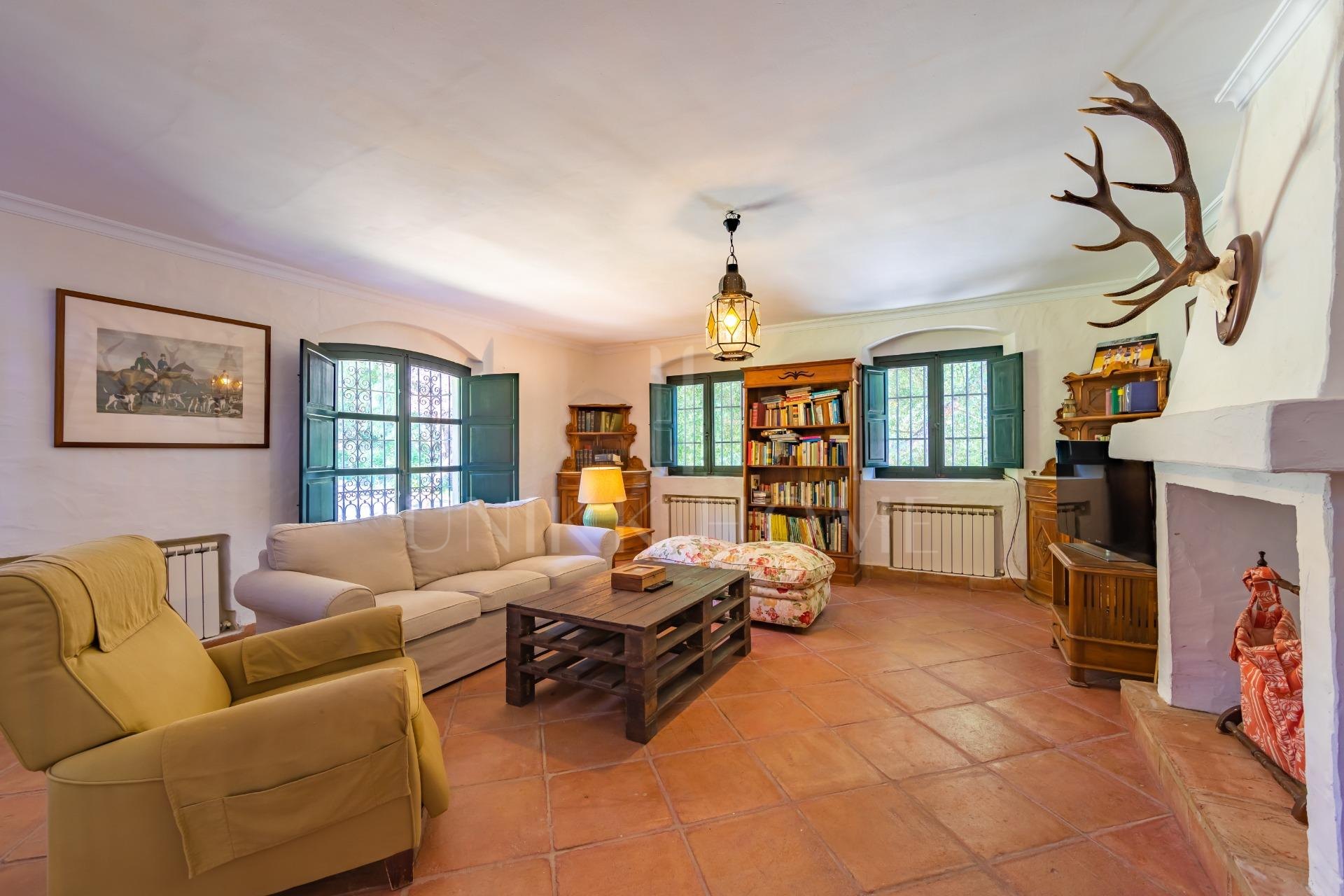 Farmhouse in the Strait Natural Park