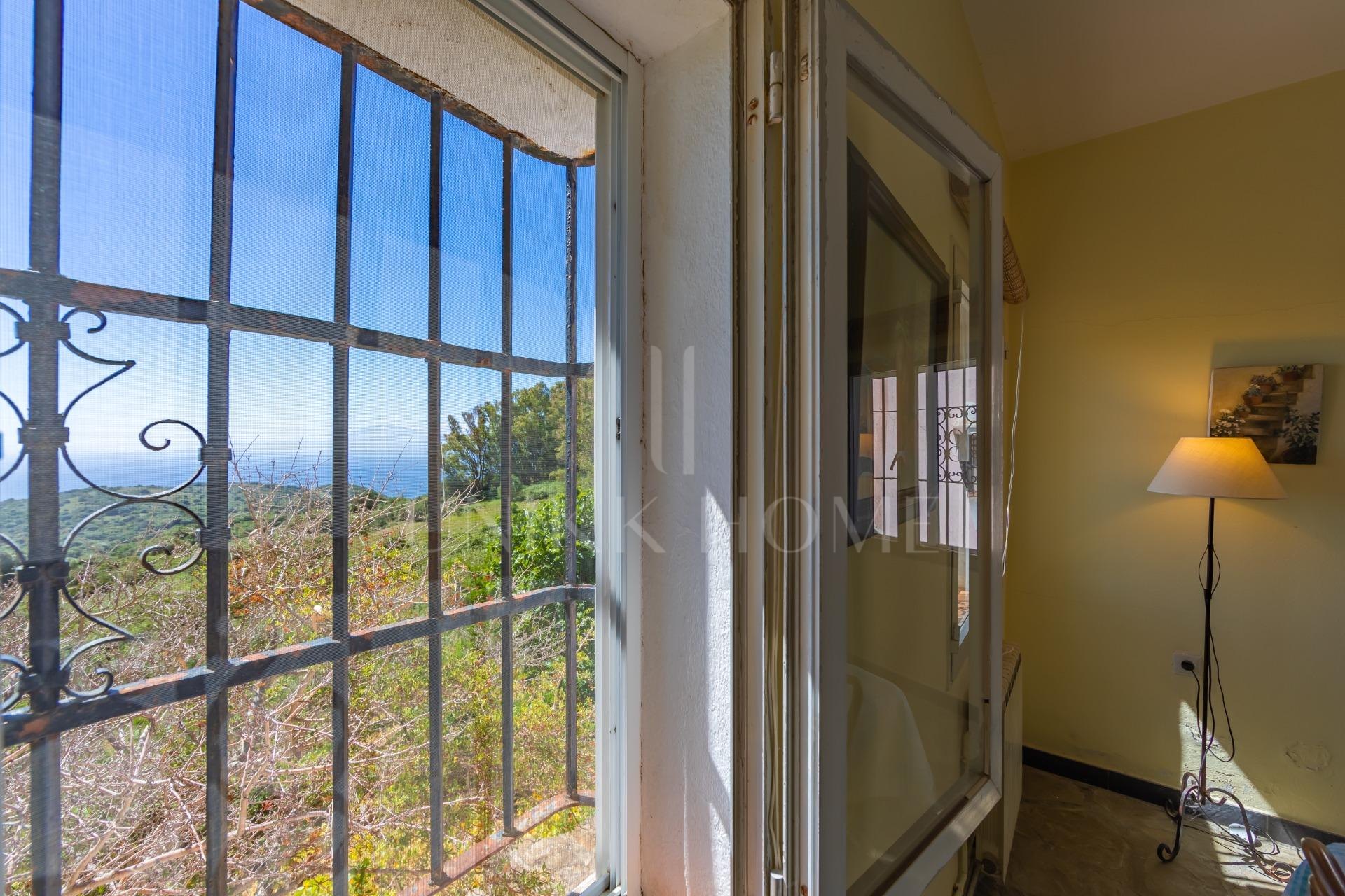 Farmhouse in the Strait Natural Park