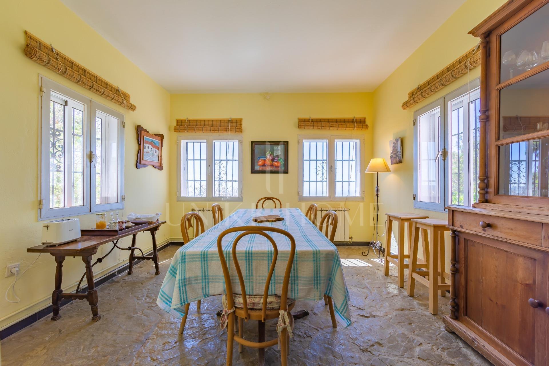 Farmhouse in the Strait Natural Park