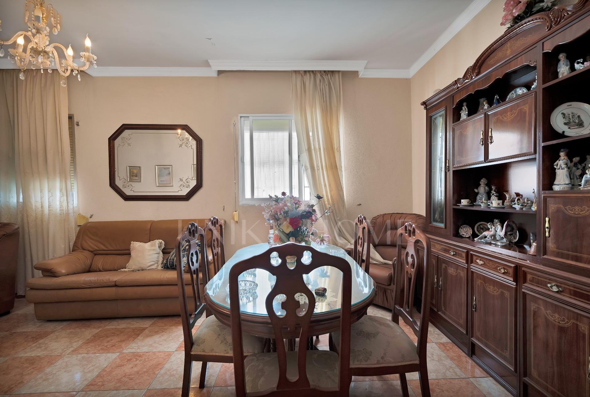 Town house in La Linea de la Concepción