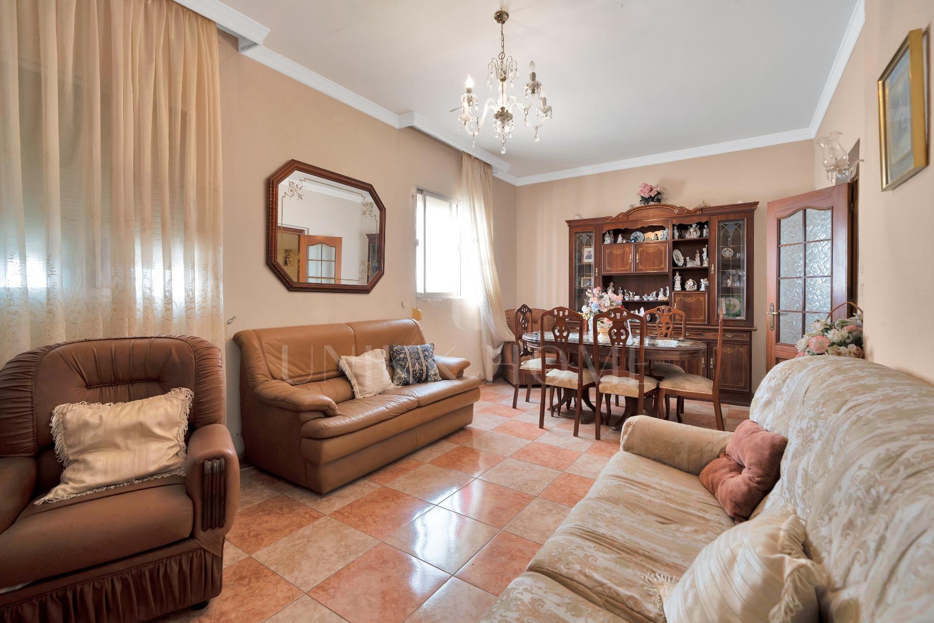 Town house in La Linea de la Concepción