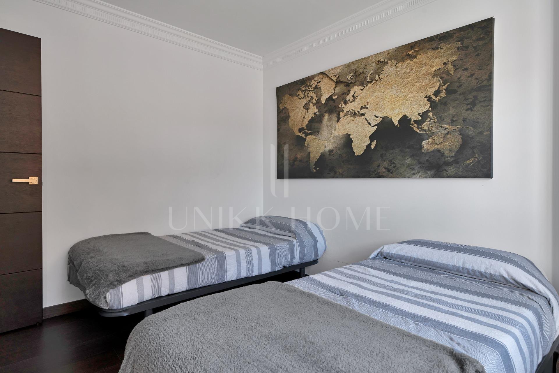 Villa en primera linea de La Alcaidesa impresionantes vistas se centran en el Faro de La Alcaidesa