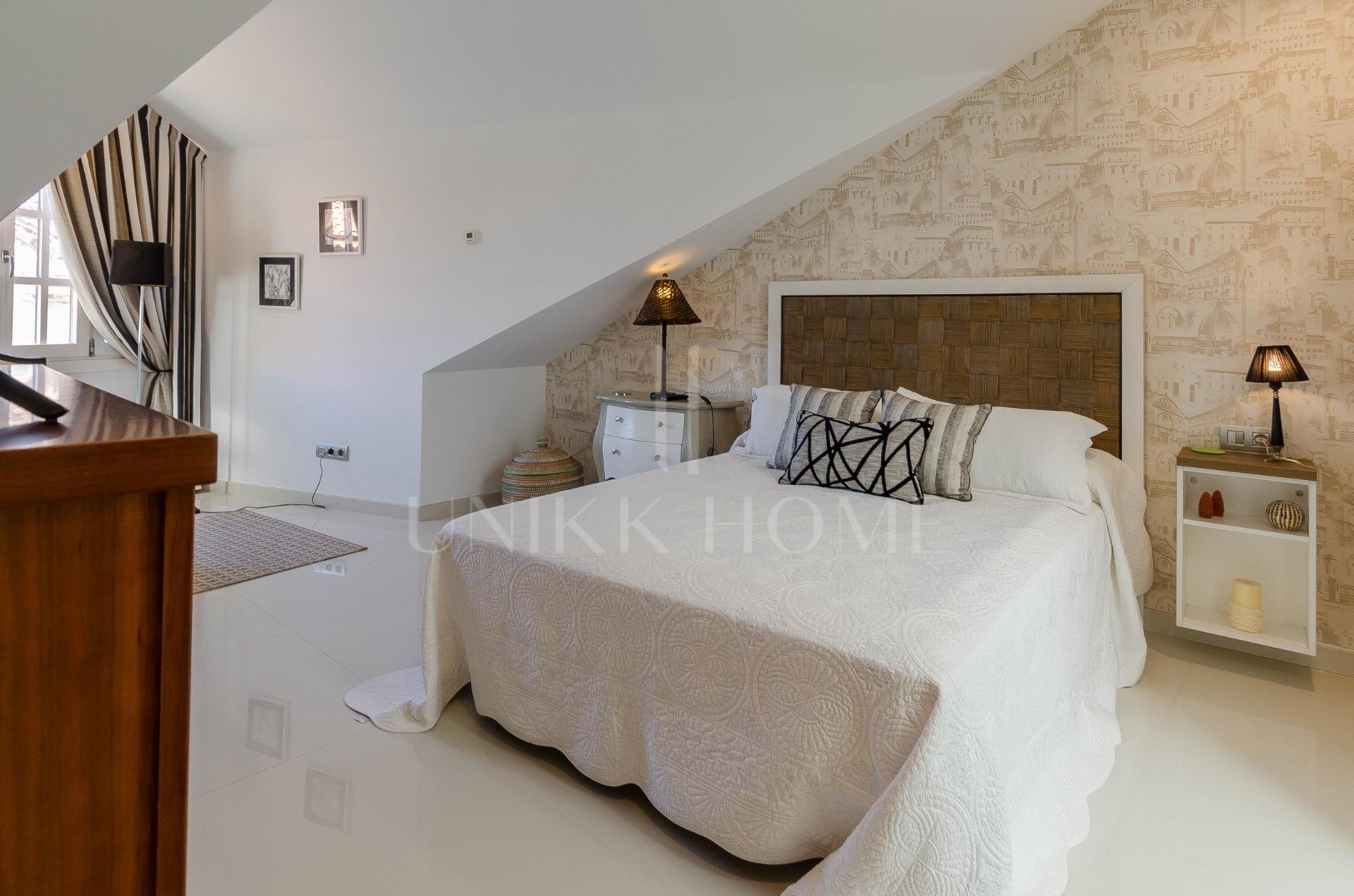 UNIQUE HOUSE IN THE OLD CITY