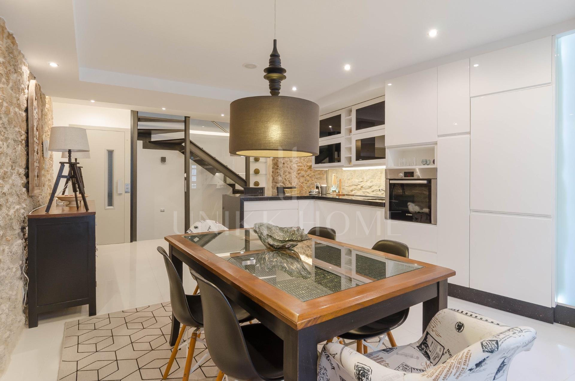 UNIQUE HOUSE IN THE OLD CITY