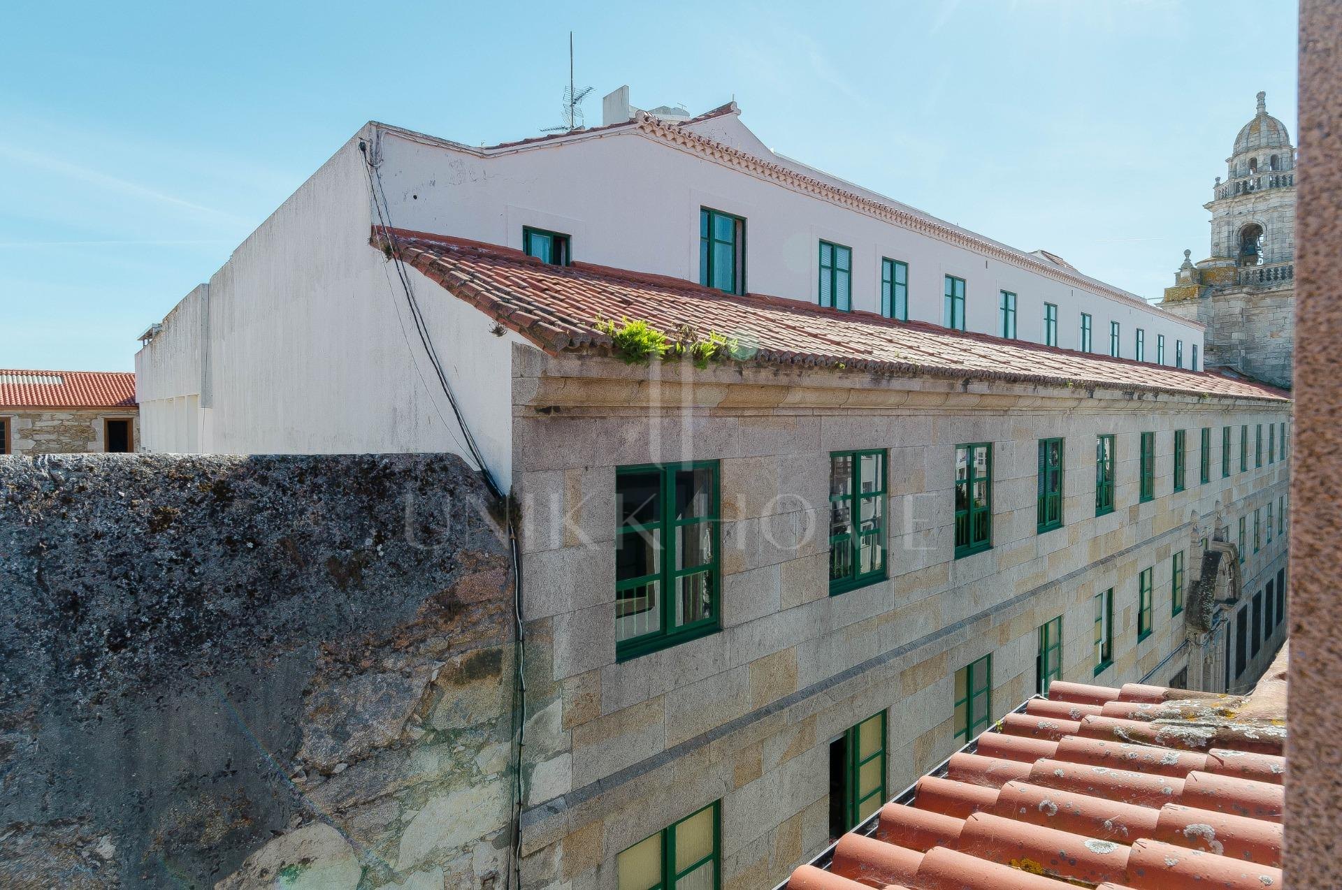UNIQUE HOUSE IN THE OLD CITY