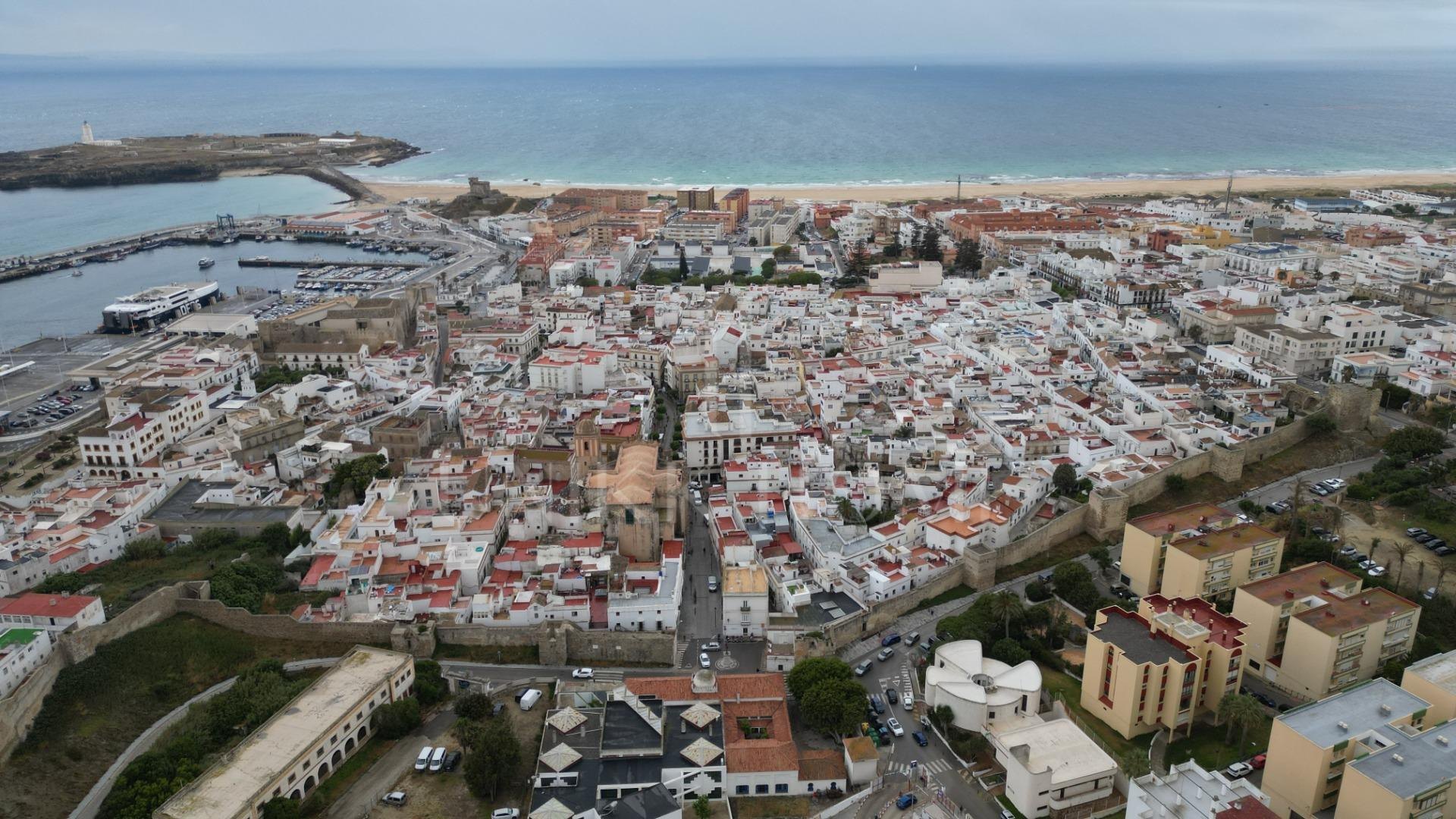 HOUSE IN THE HISTORIC CENTER OF TARIFA ON THE MEDIEVAL WALL.