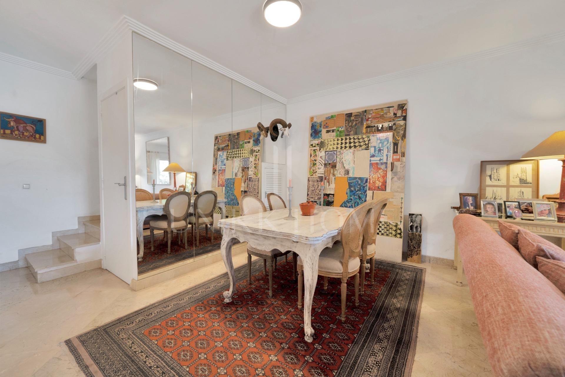 New on the Market! Semi-detached house in Nagüeles – 4 bedrooms, perfect for families. Ideal renovation project.