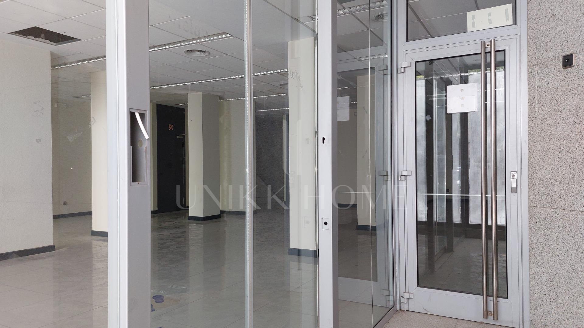 Venta de Local comercial en Av. Severo Ochoa